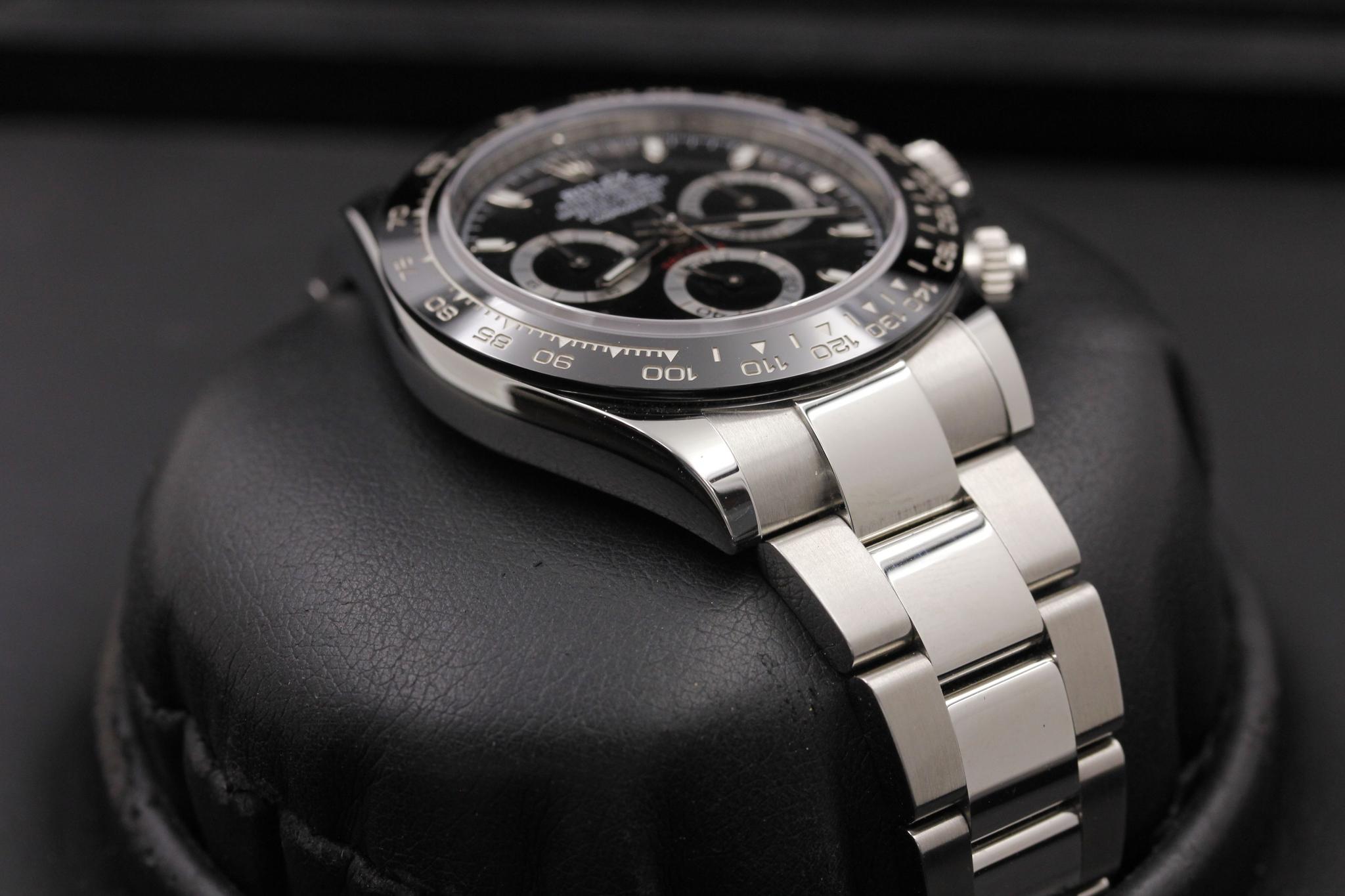 Watch Image 6