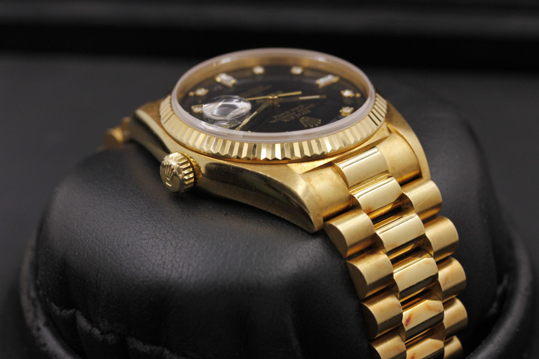 Watch Image 4