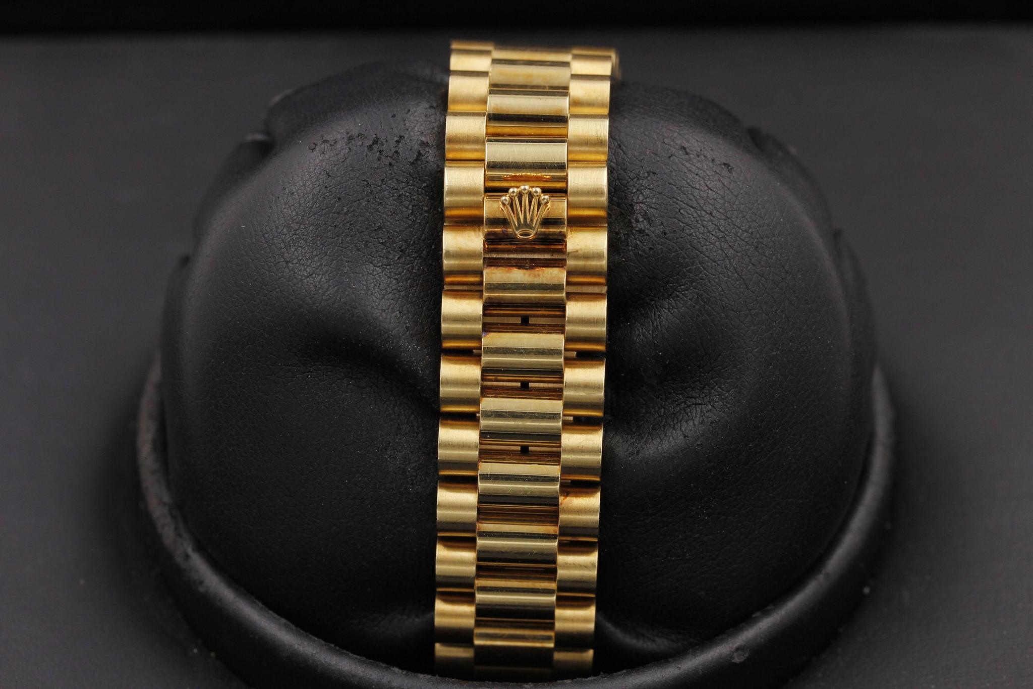 Watch Image 8