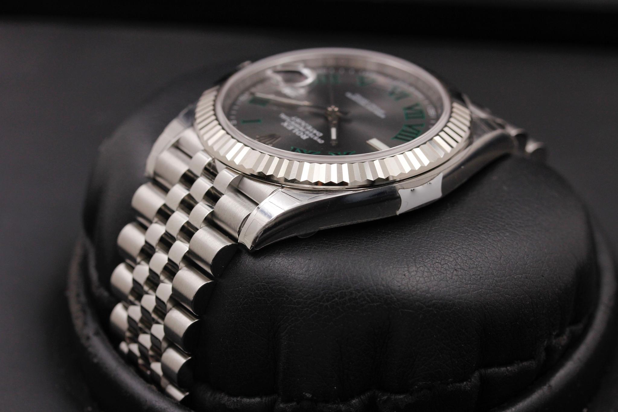 Watch Image 5