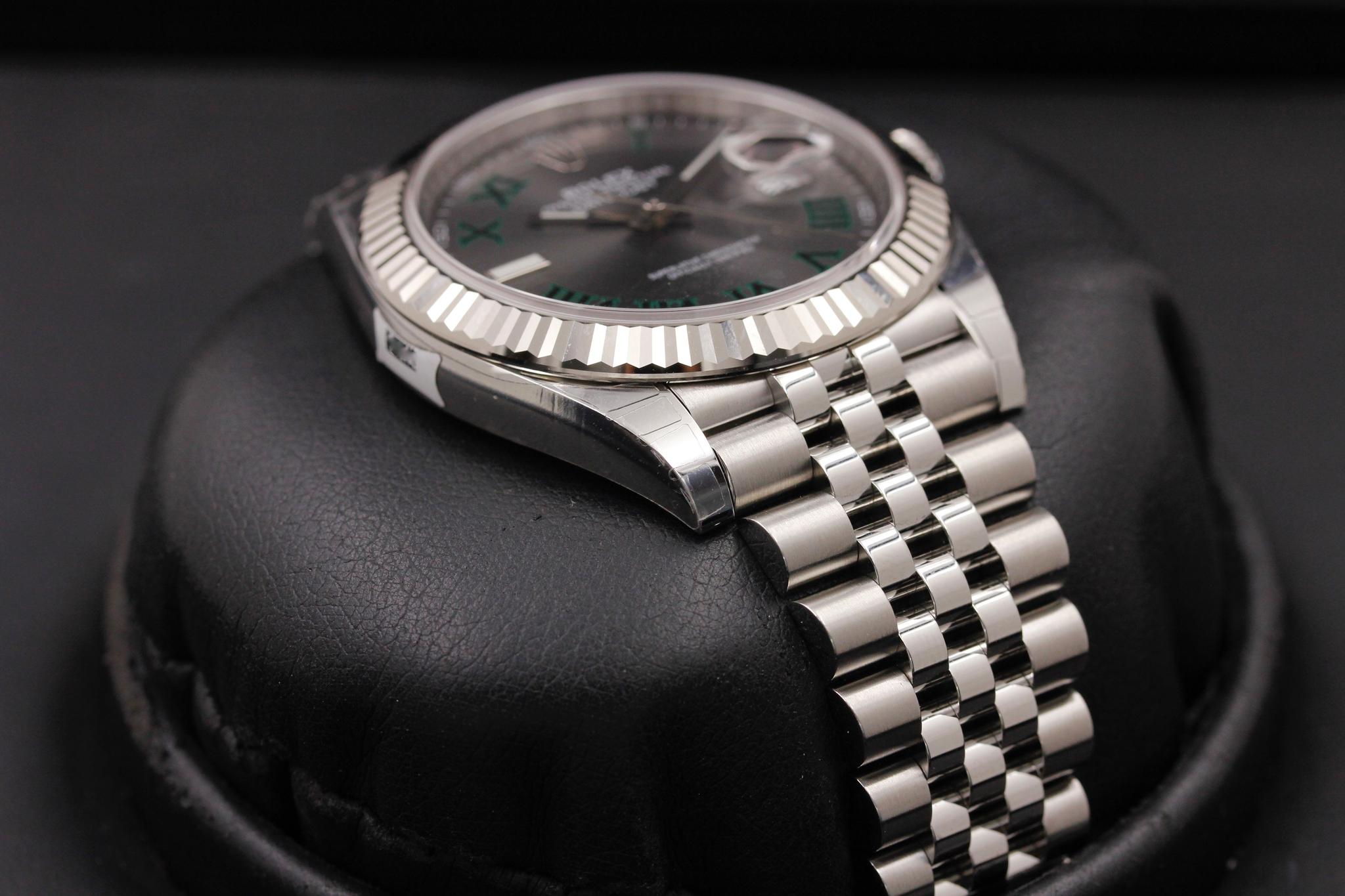 Watch Image 6