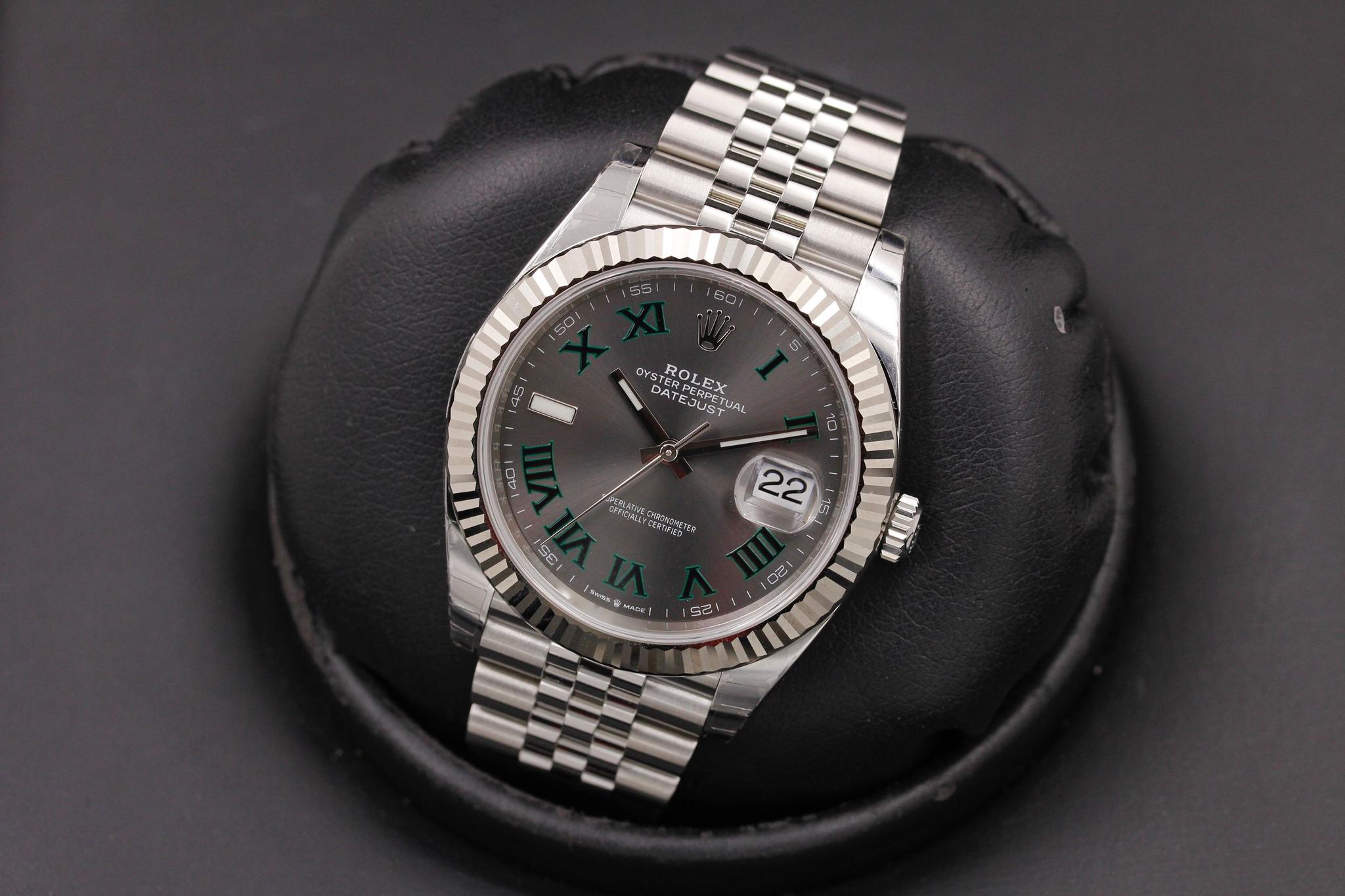 Watch Image 10