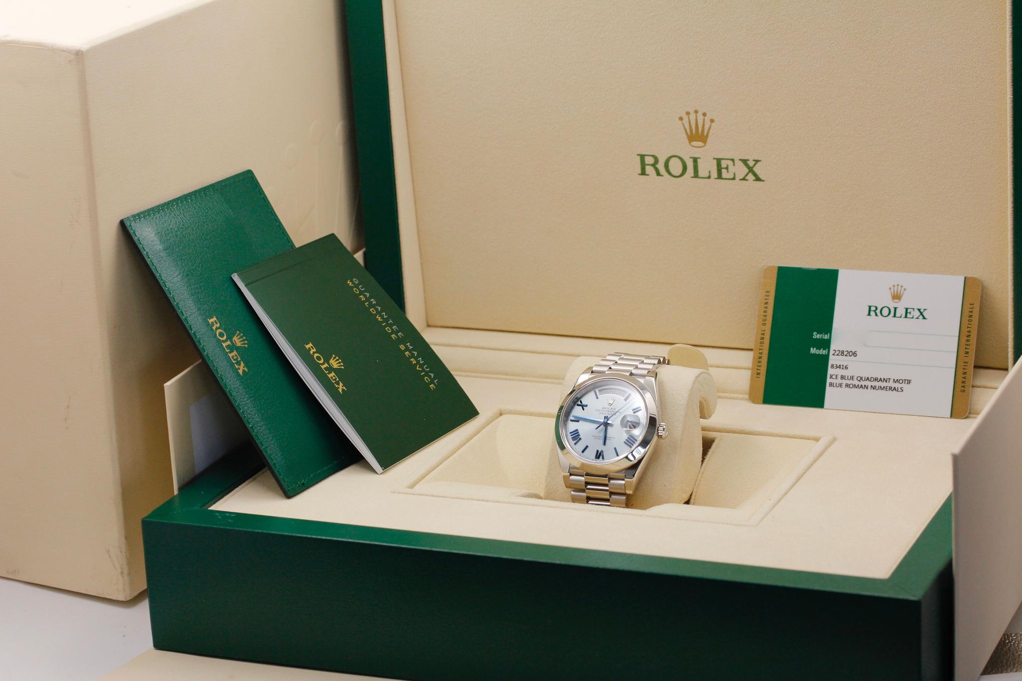 Watch Image 12