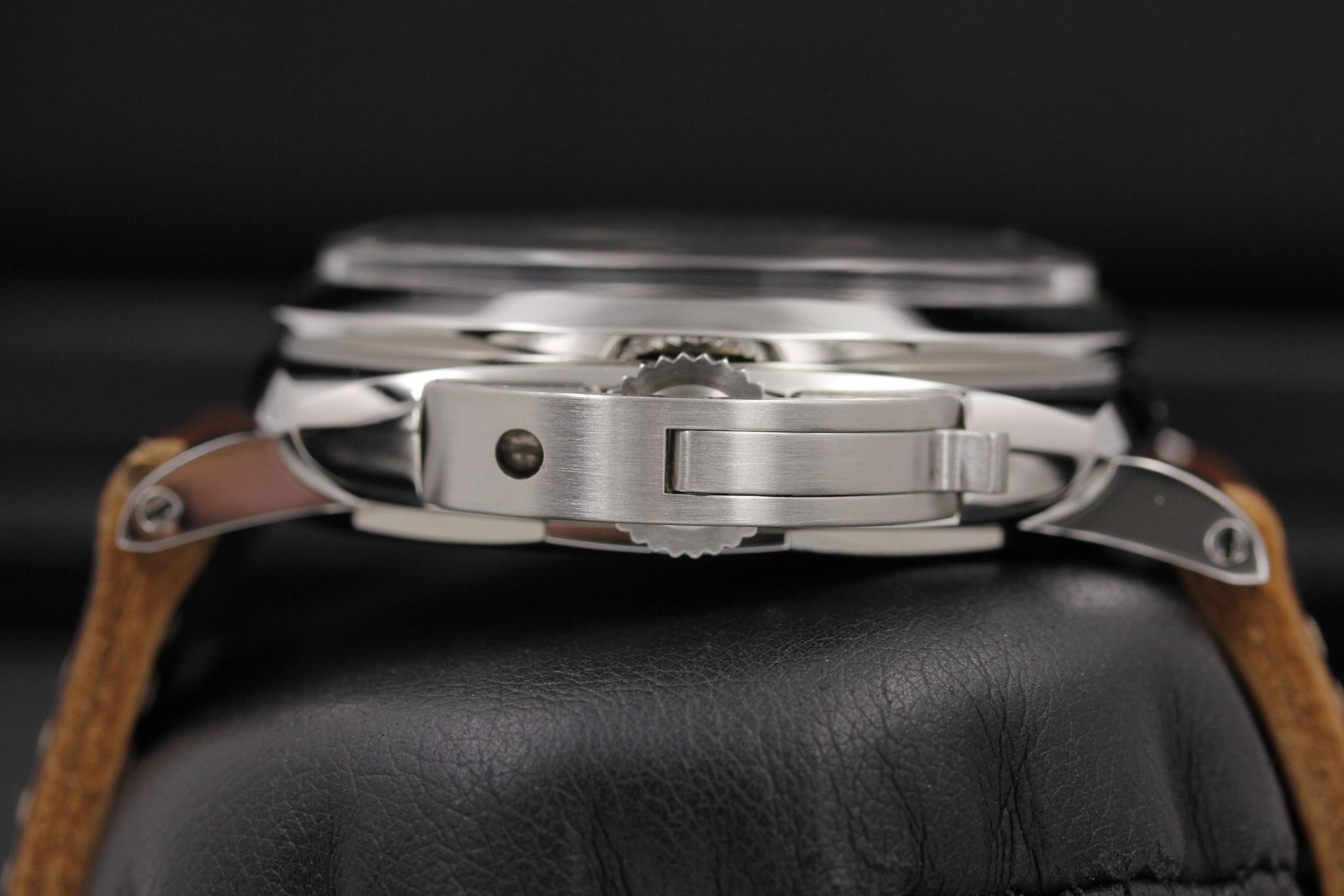Watch Image 3