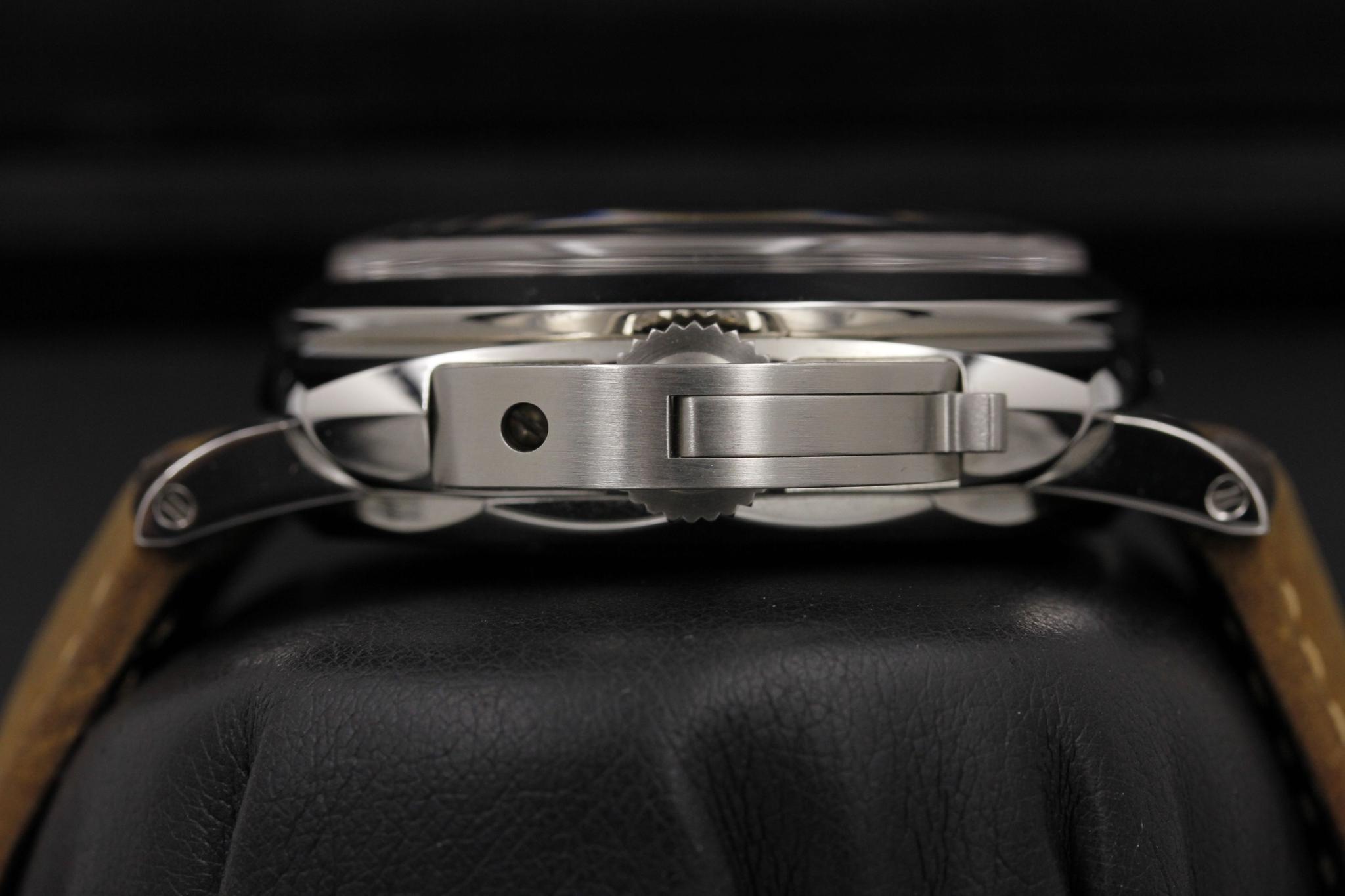 Watch Image 3