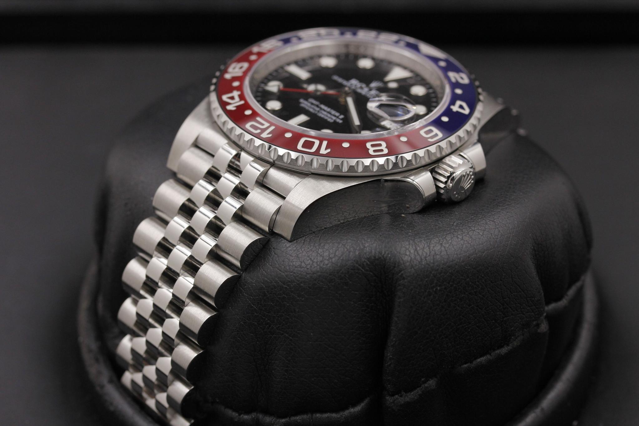 Watch Image 2
