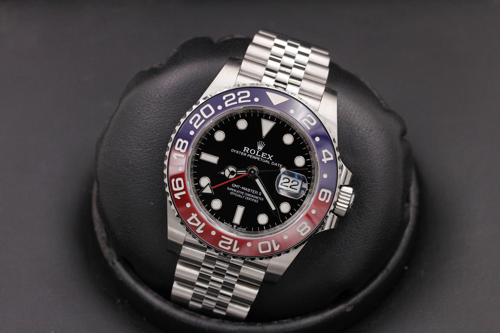 Watch Image 10