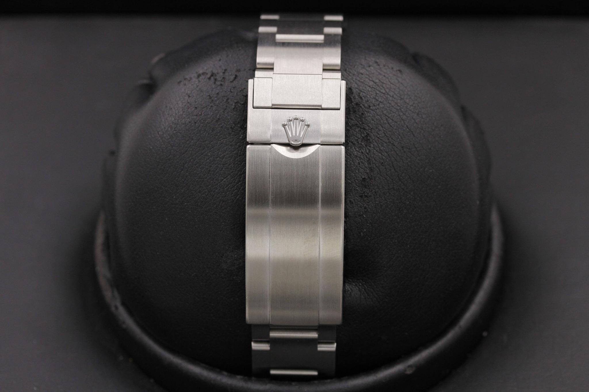 Watch Image 8