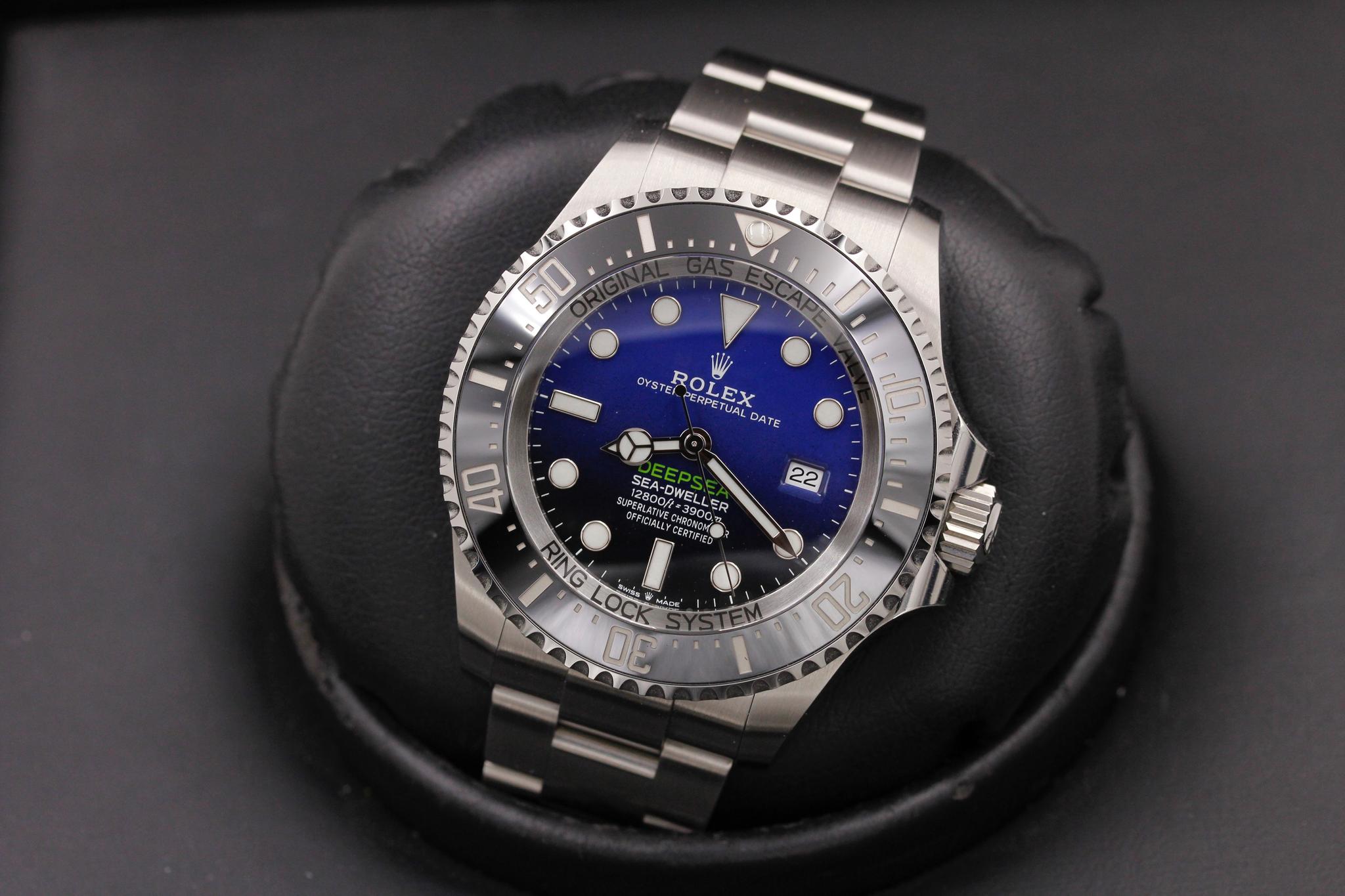 Watch Image 11