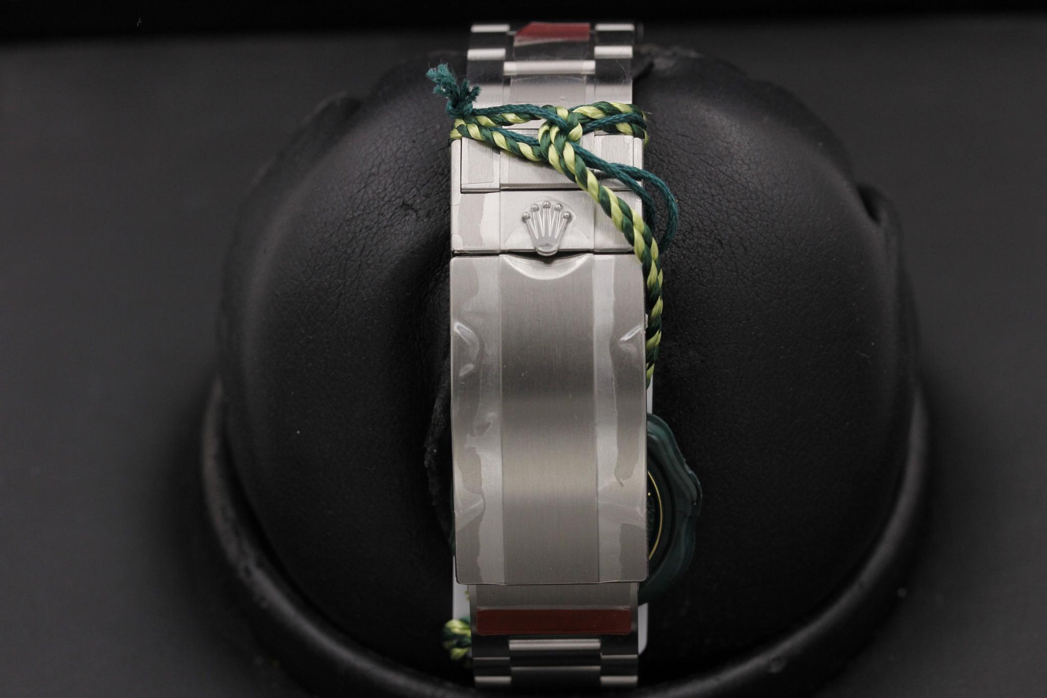 Watch Image 8
