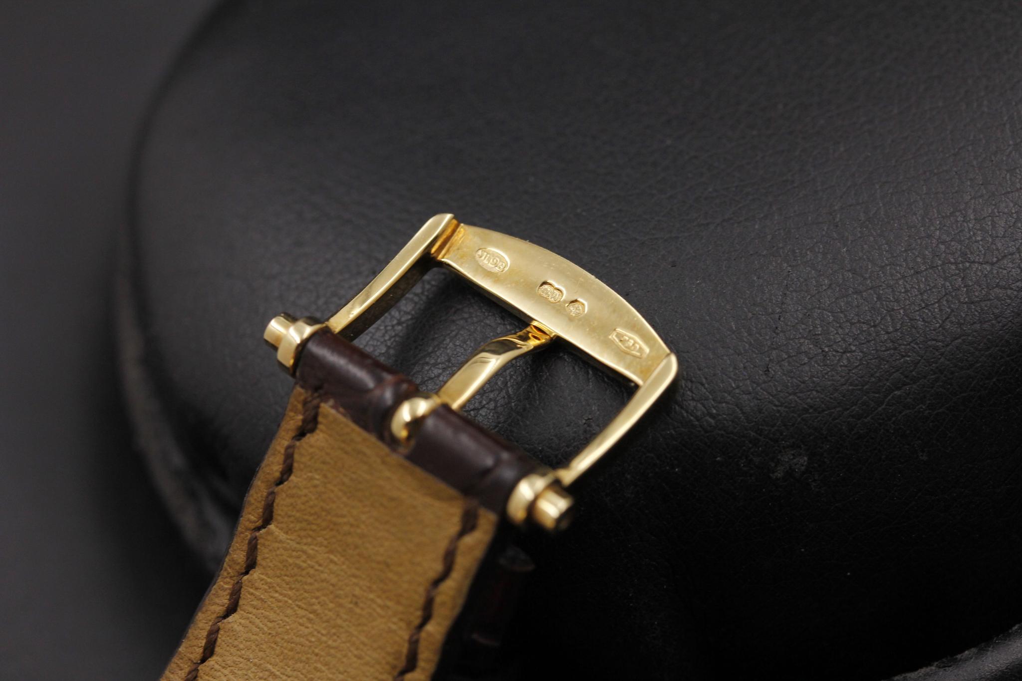 Watch Image 11