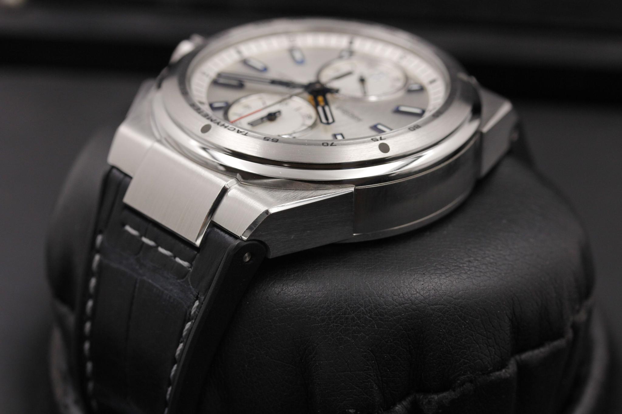 Watch Image 5