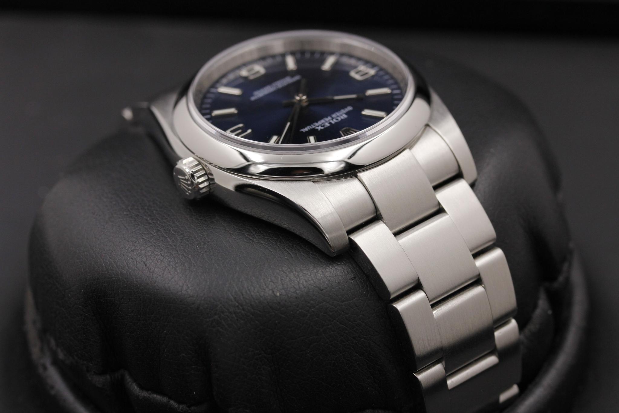 Watch Image 4