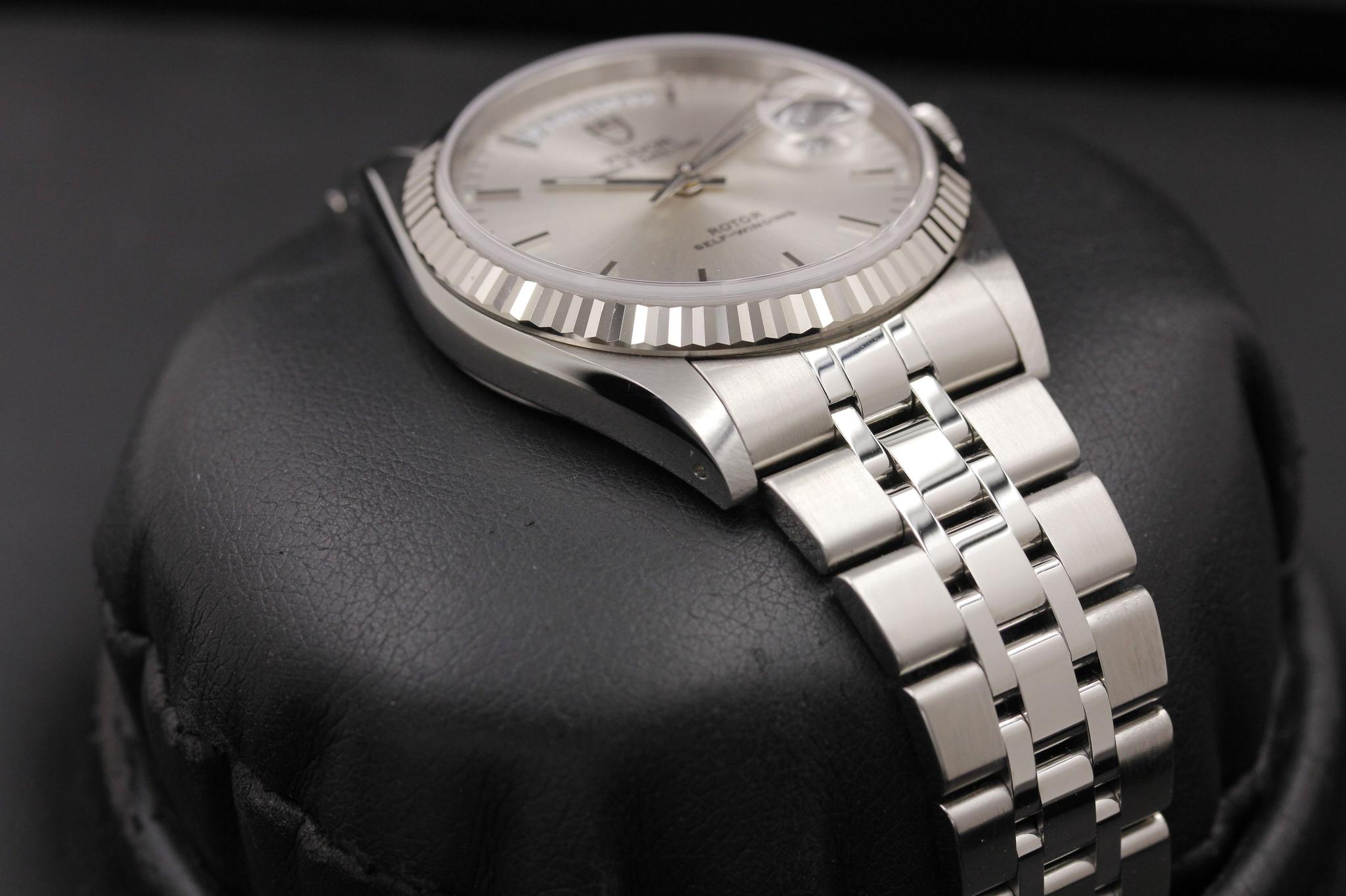 Watch Image 6