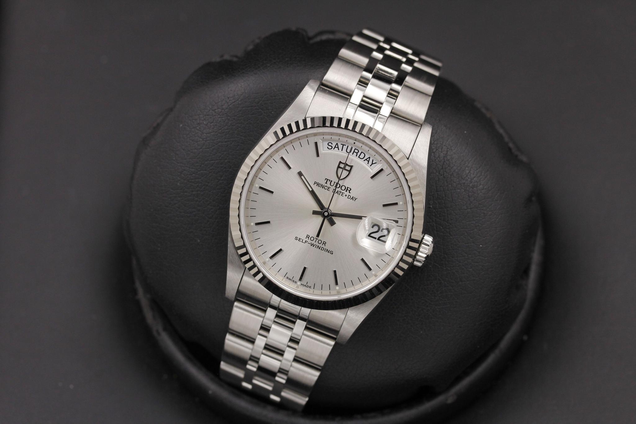 Watch Image 11