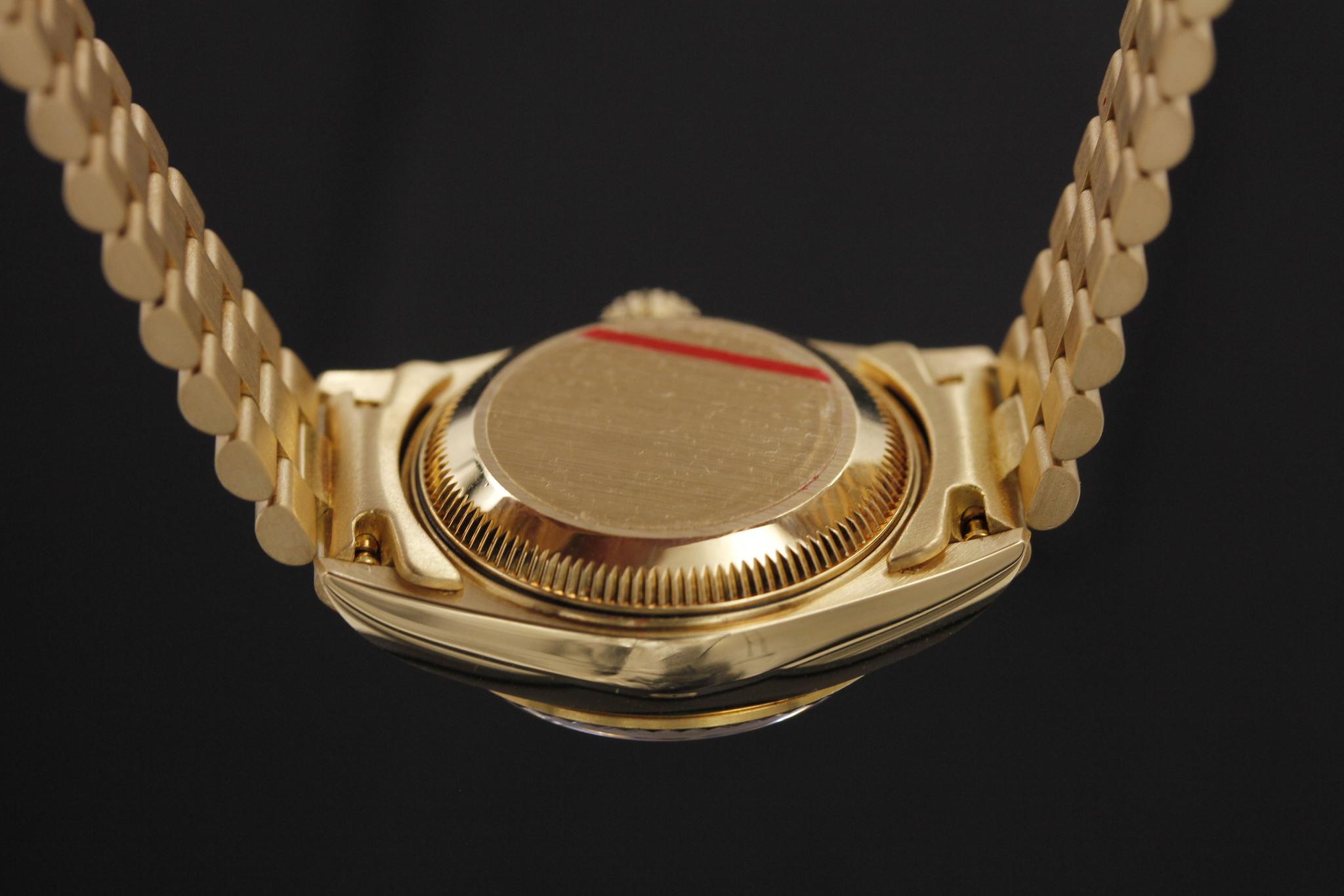 Watch Image 8