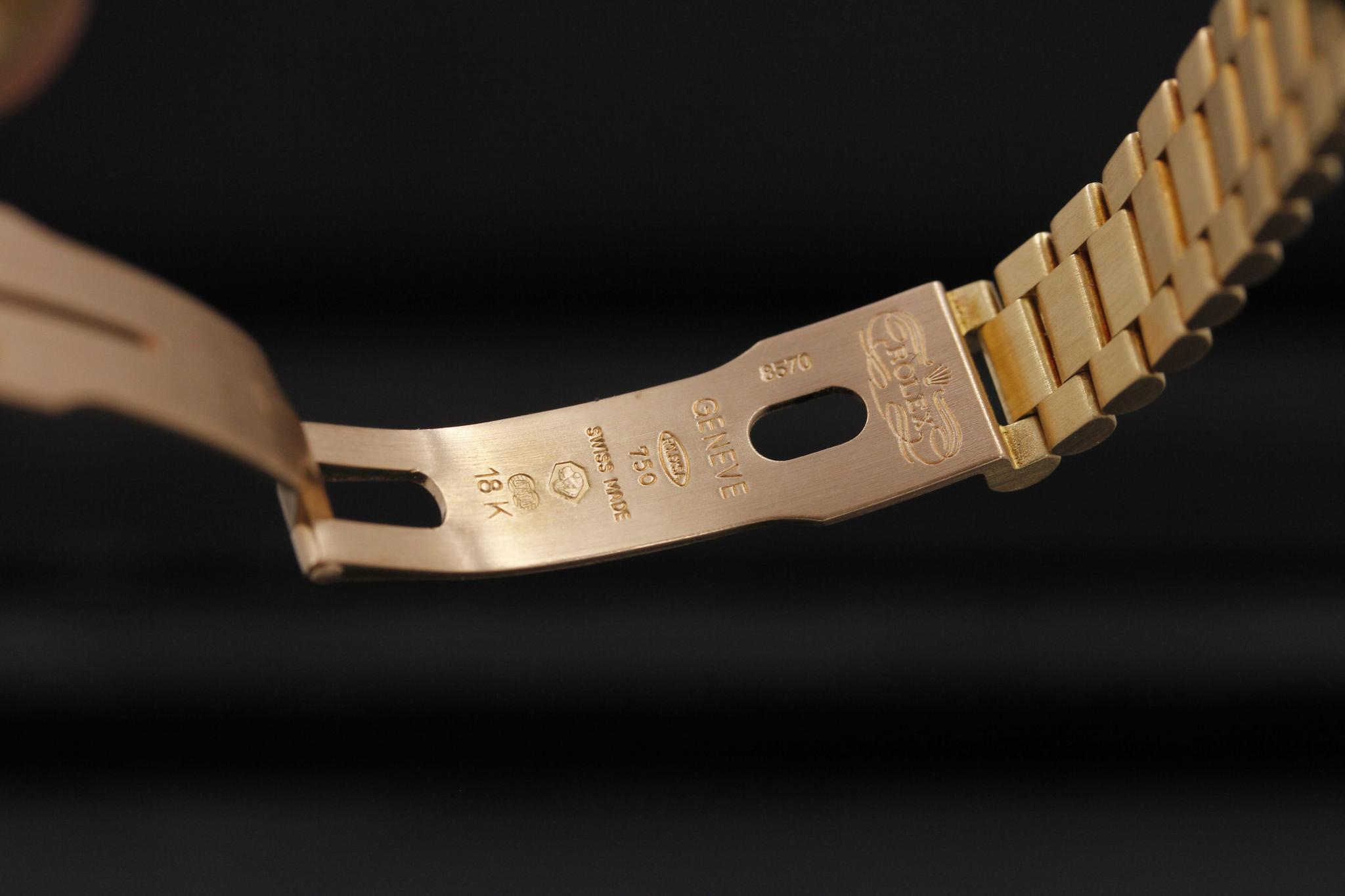 Watch Image 9
