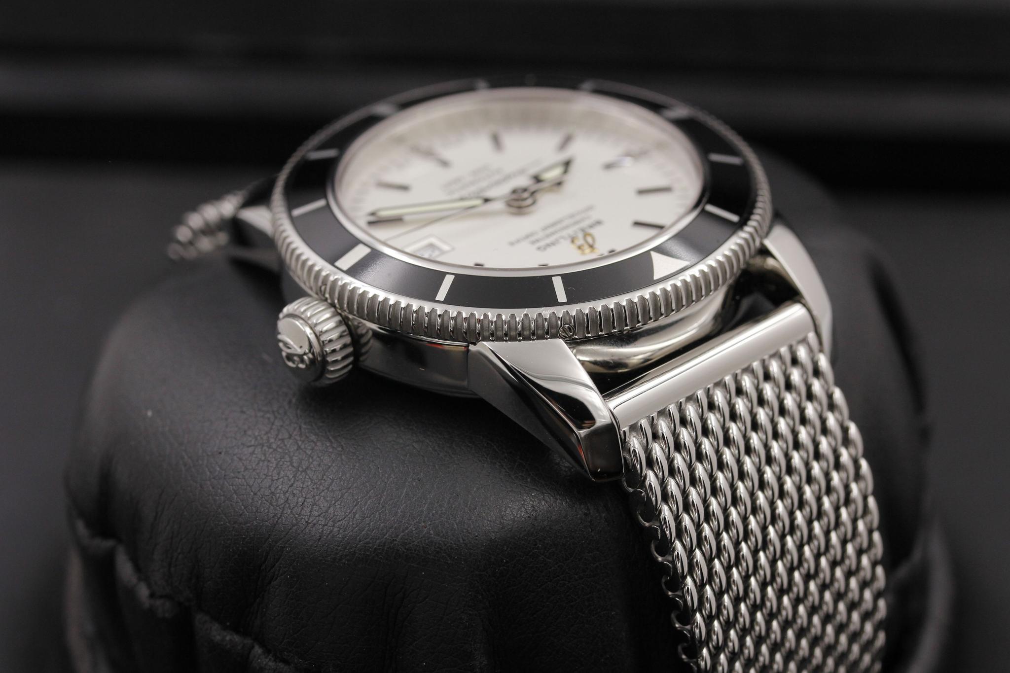 Watch Image 4