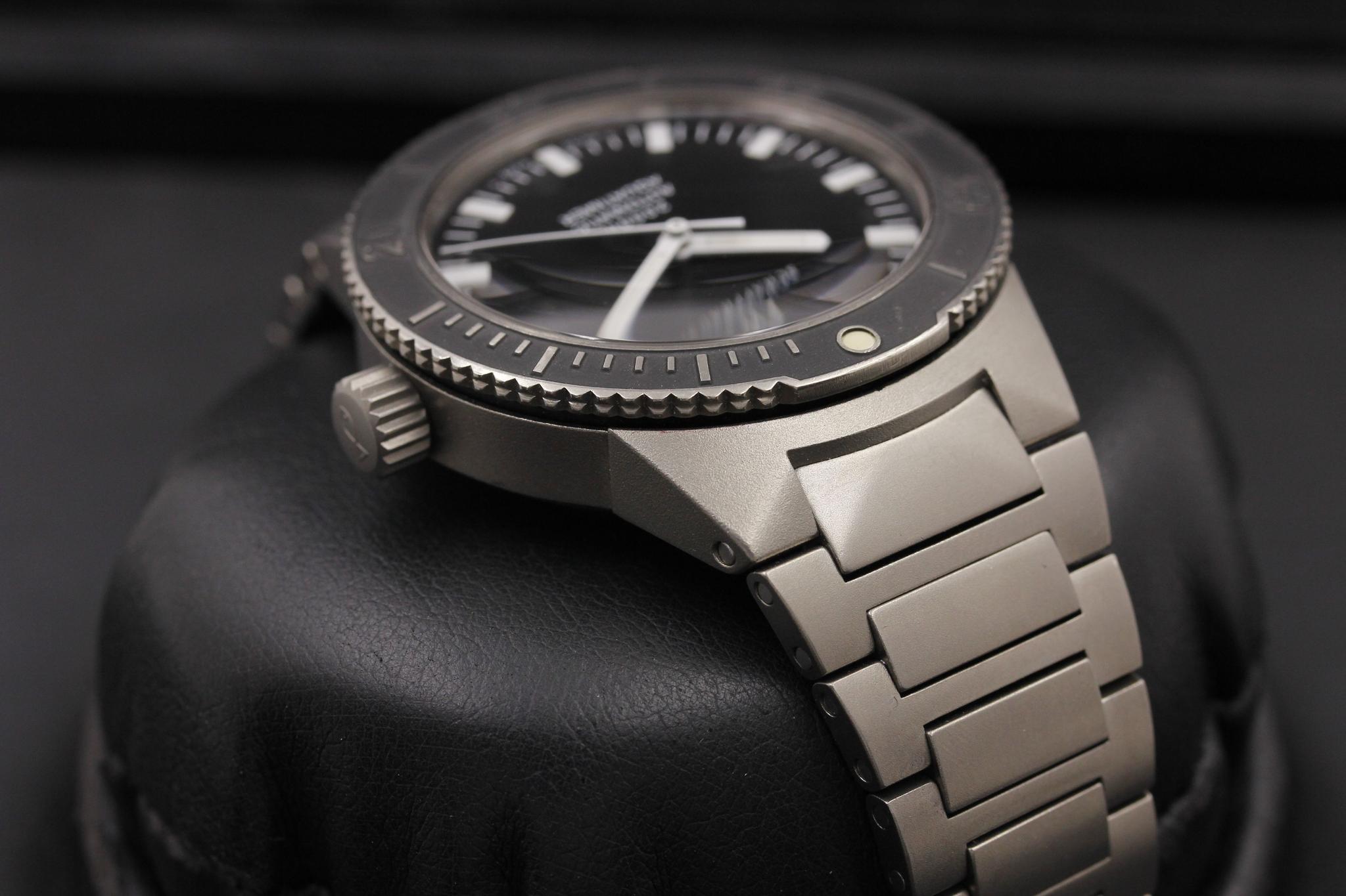 Watch Image 4