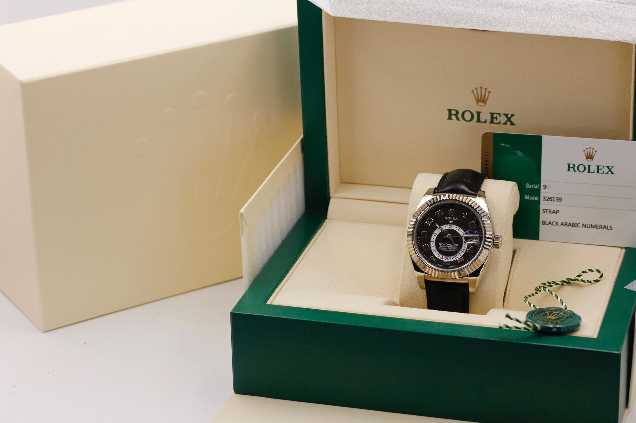 Watch Image 11