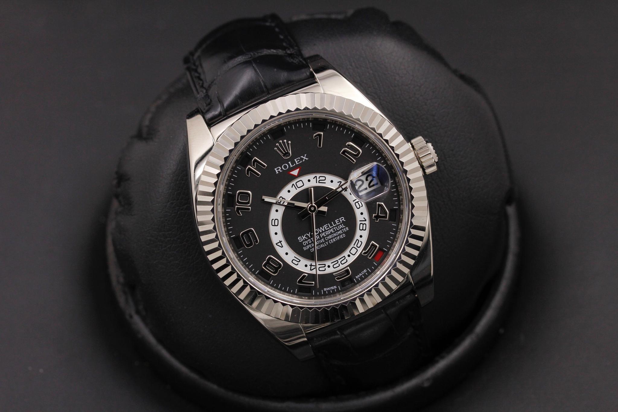 Watch Image 9