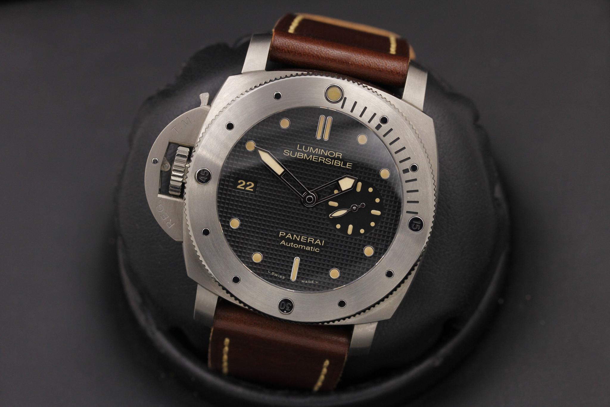 Watch Image 10