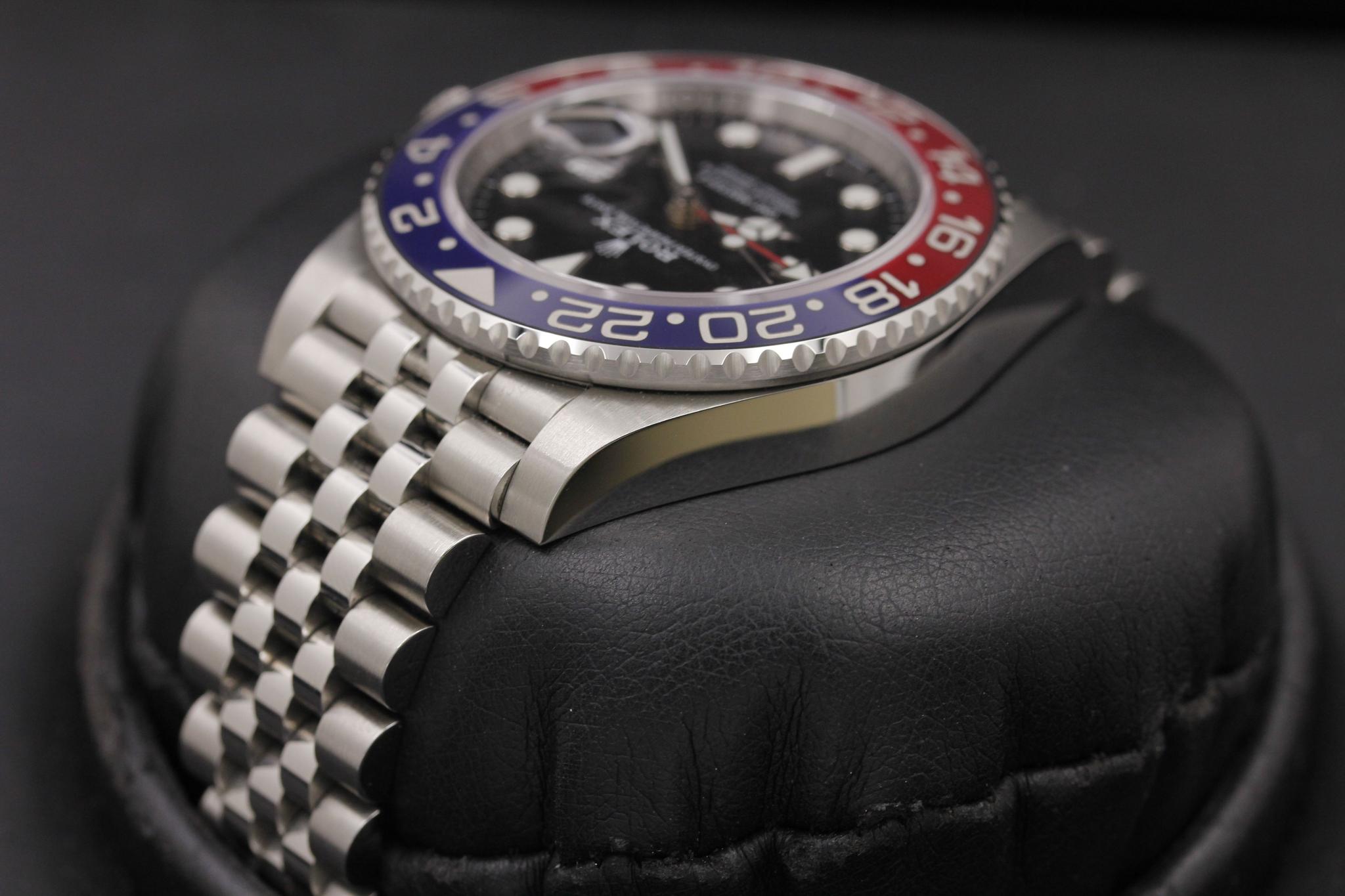 Watch Image 5
