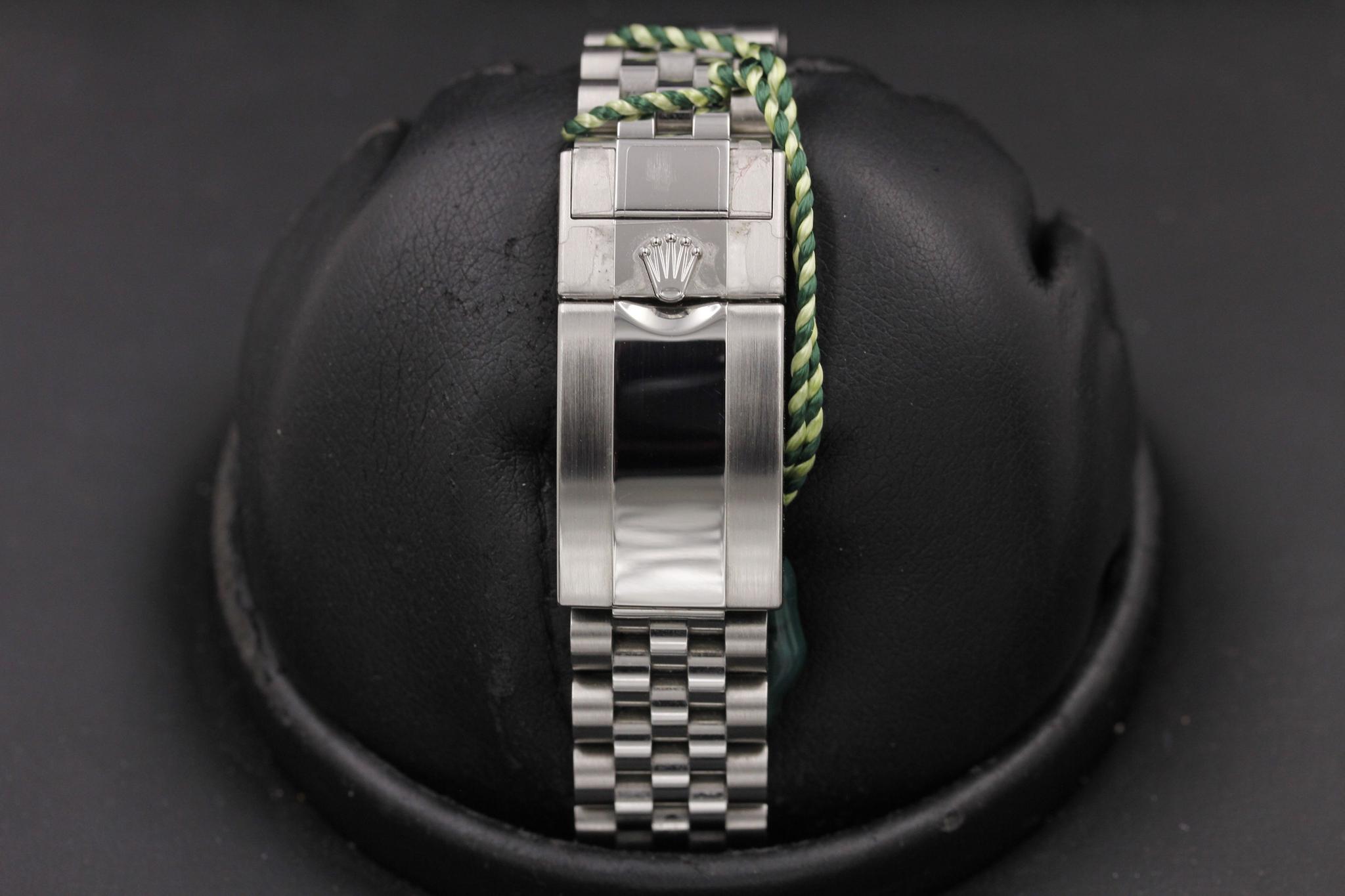 Watch Image 8