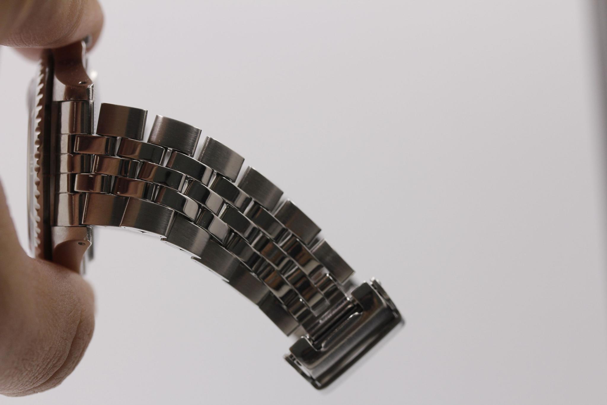Watch Image 12