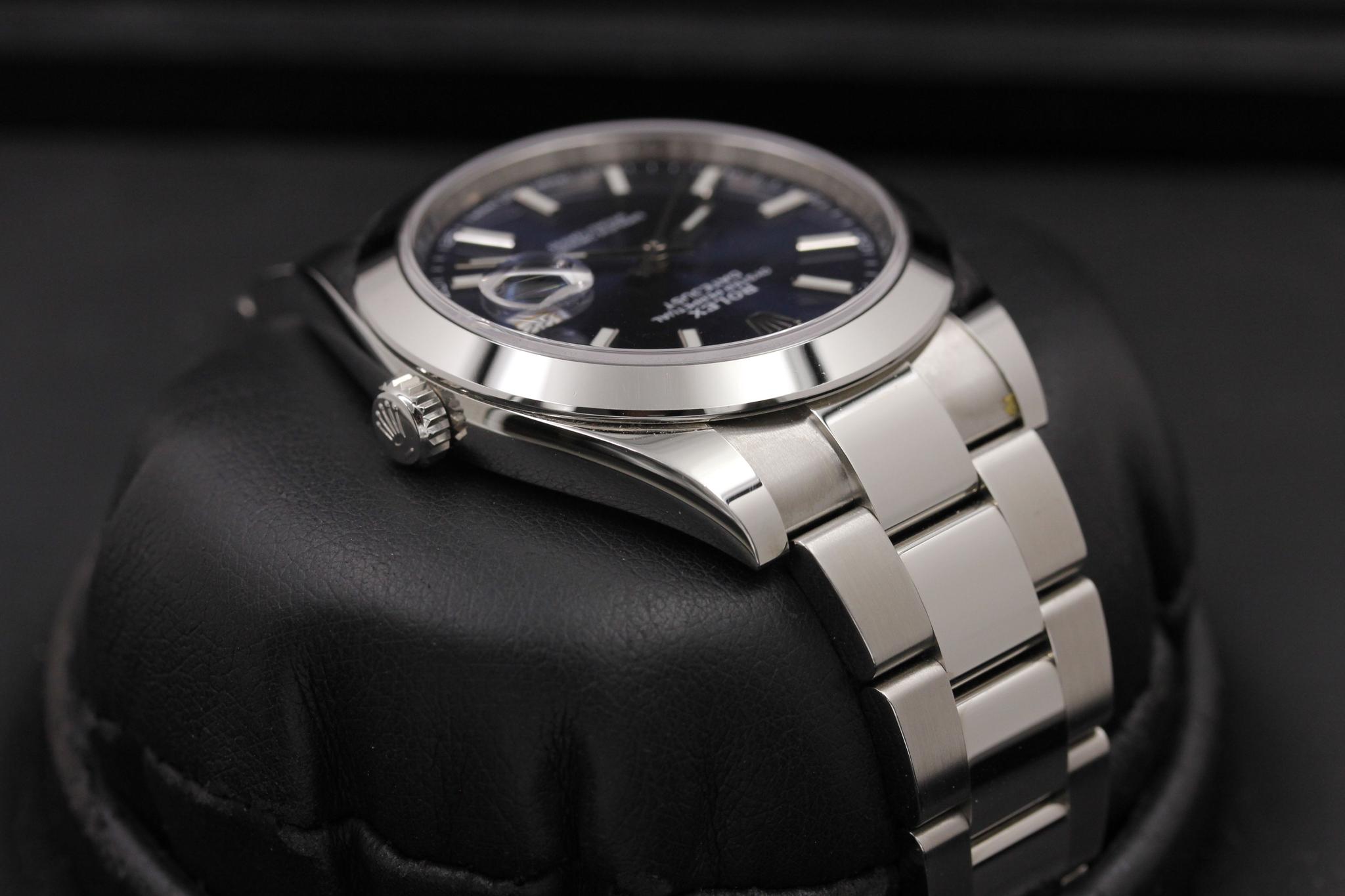 Watch Image 4