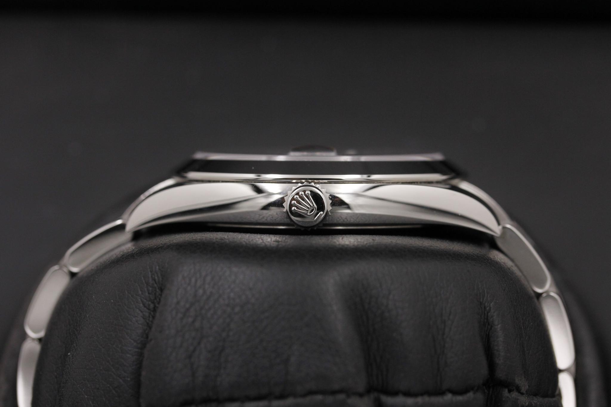 Watch Image 3