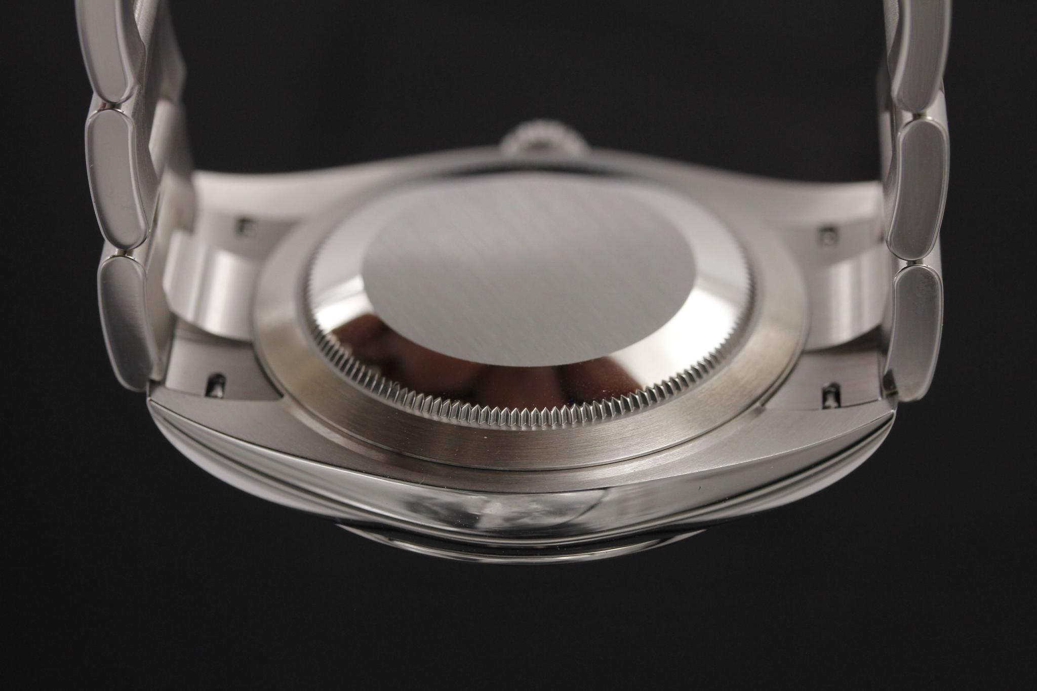 Watch Image 6