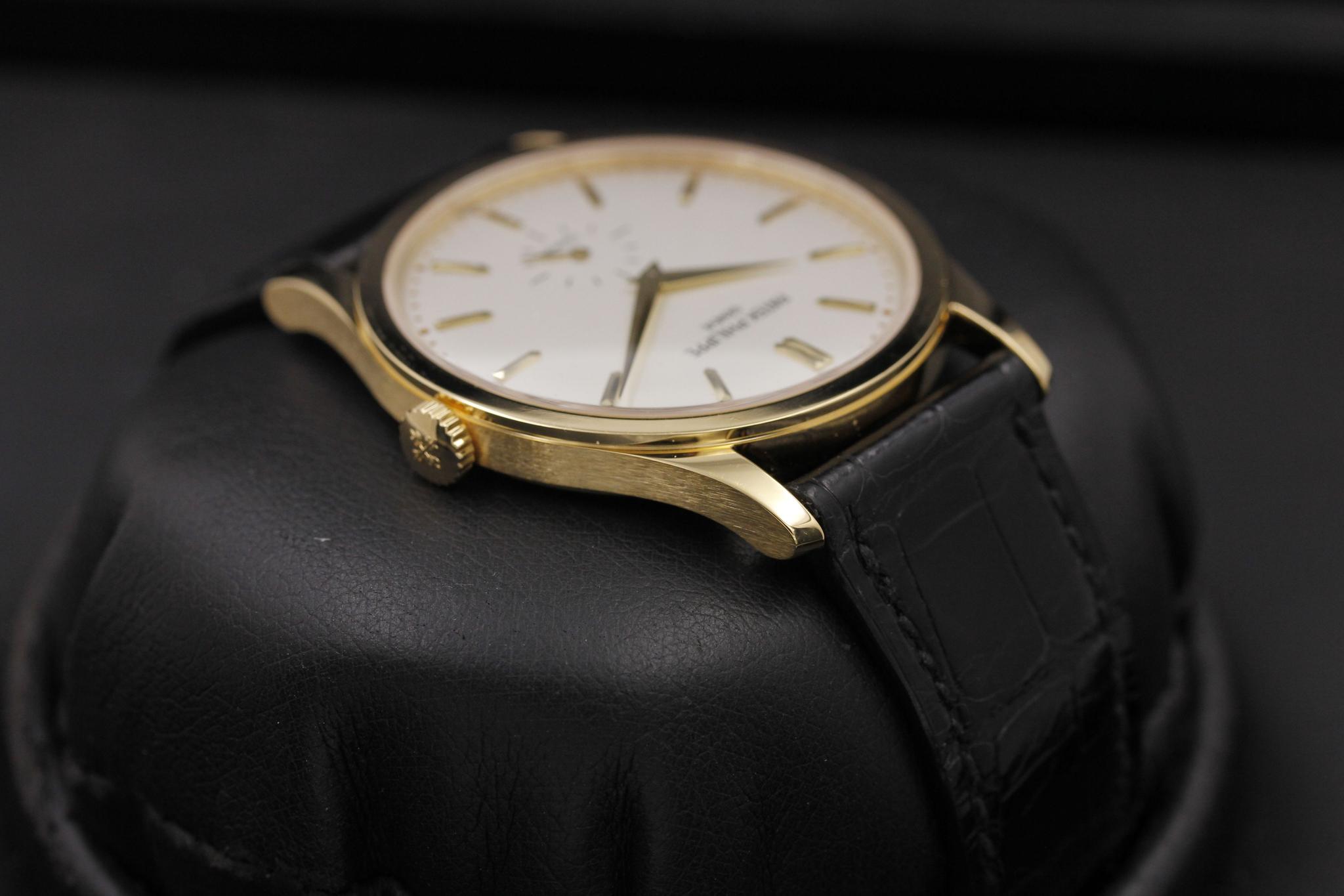 Watch Image 4