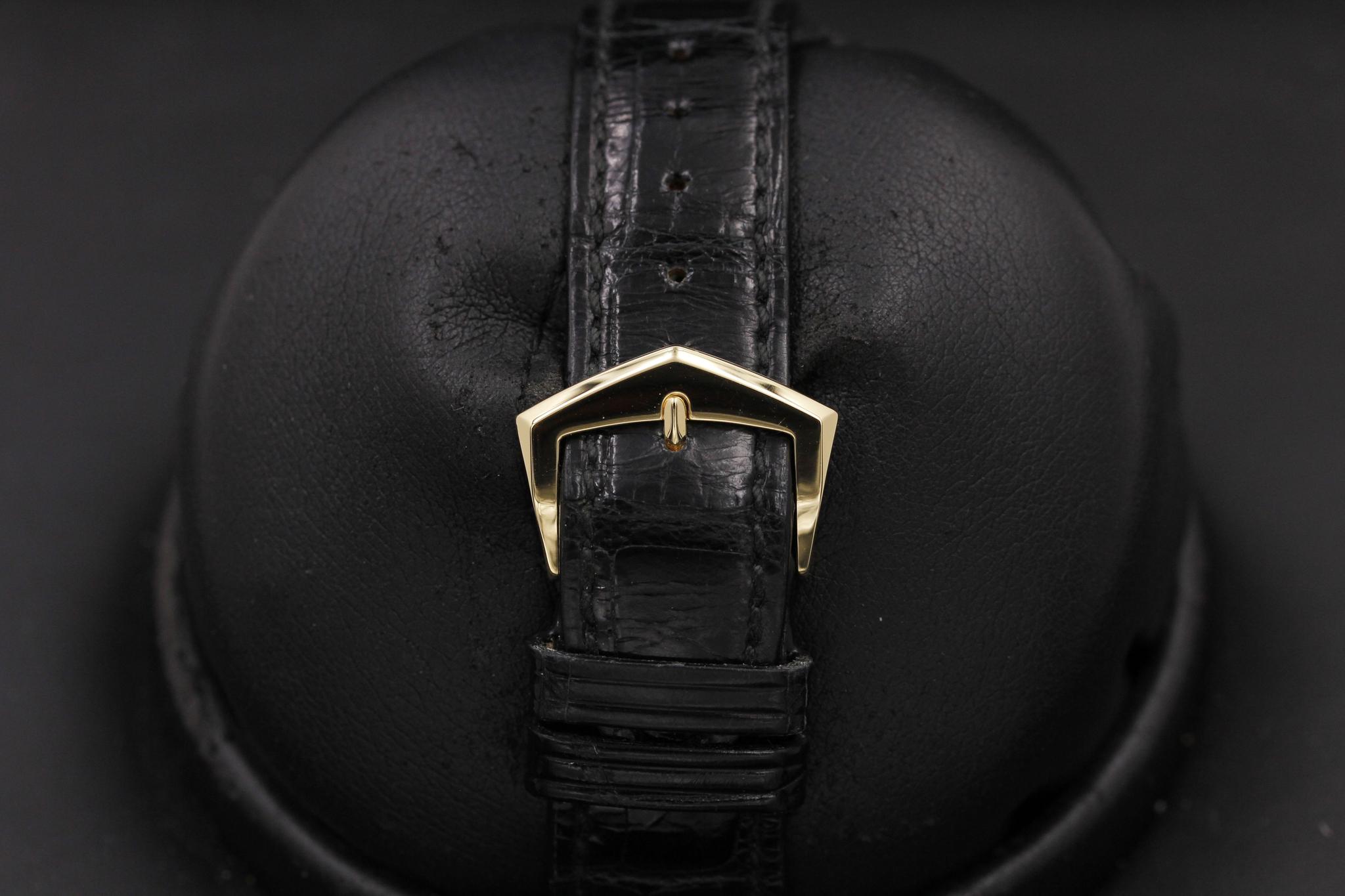 Watch Image 7