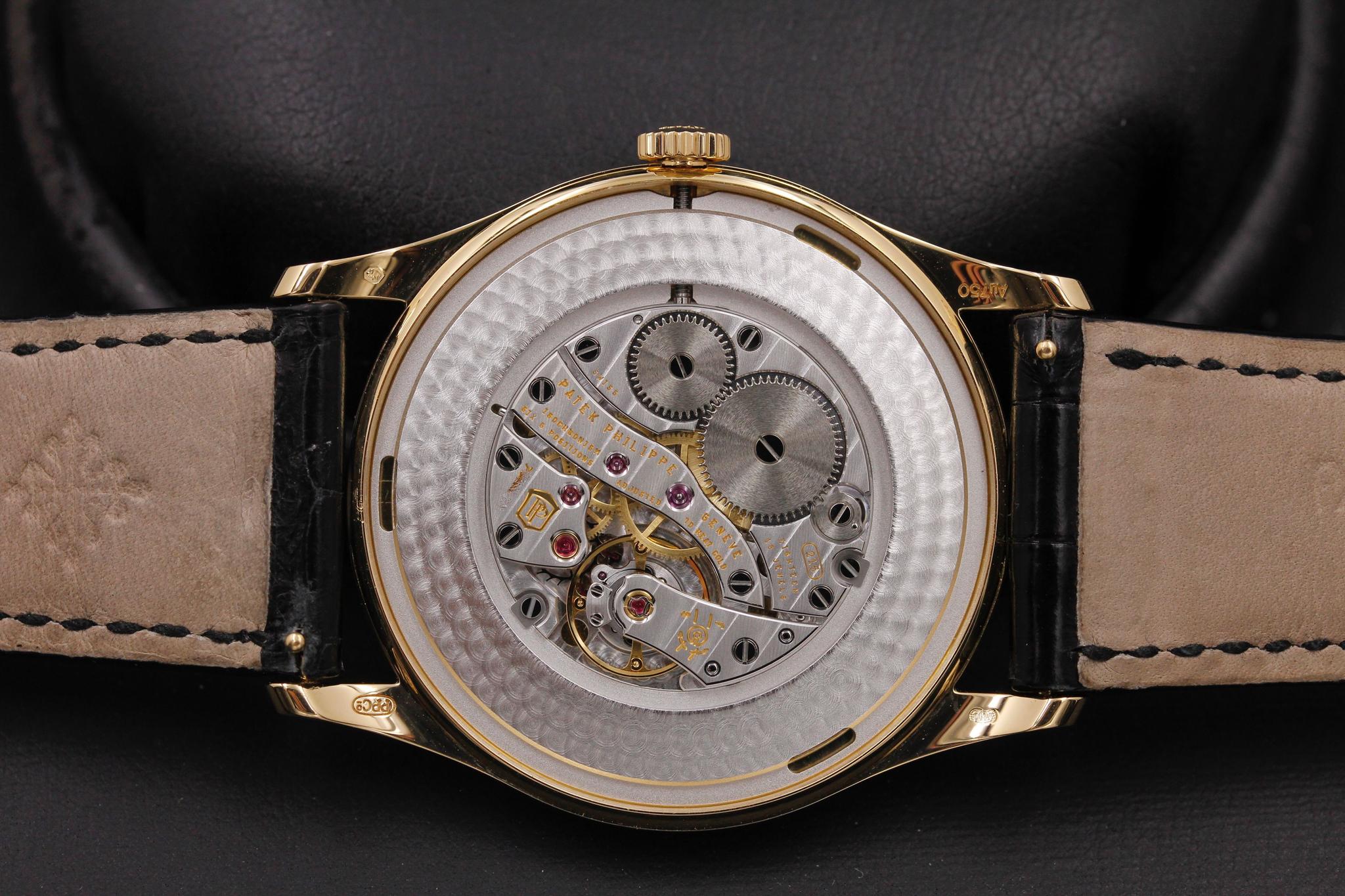 Watch Image 12