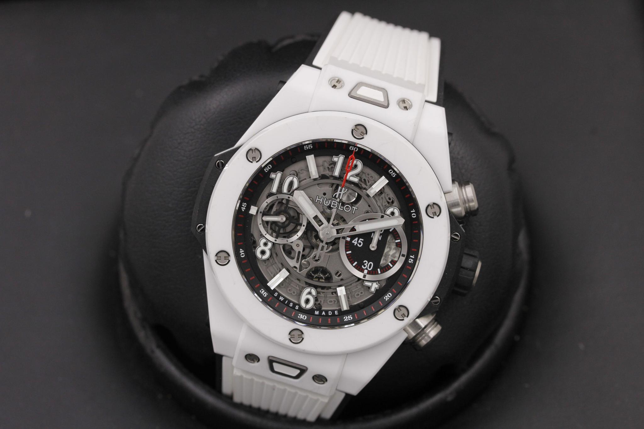 Watch Image 10