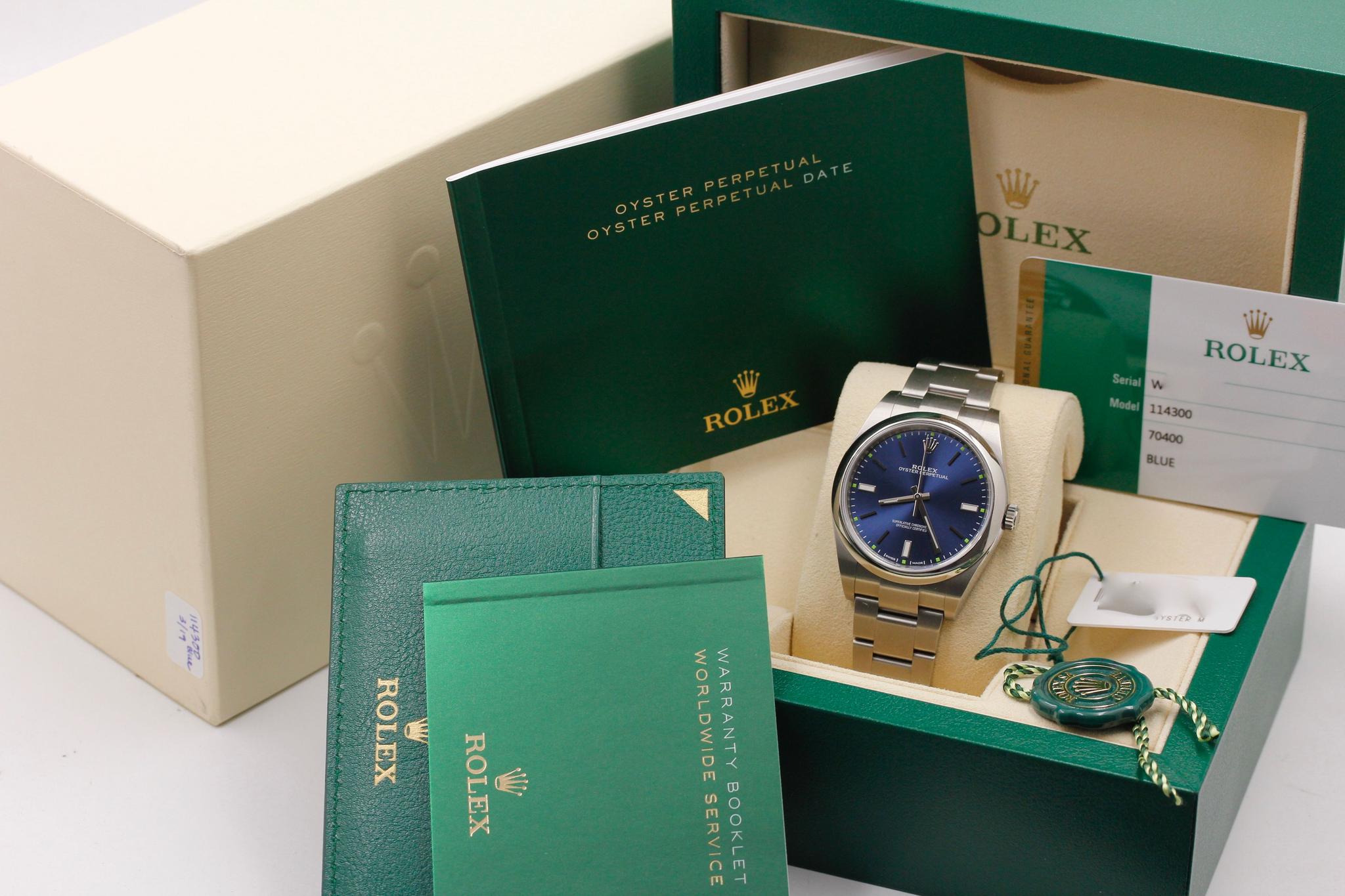 Watch Image 12