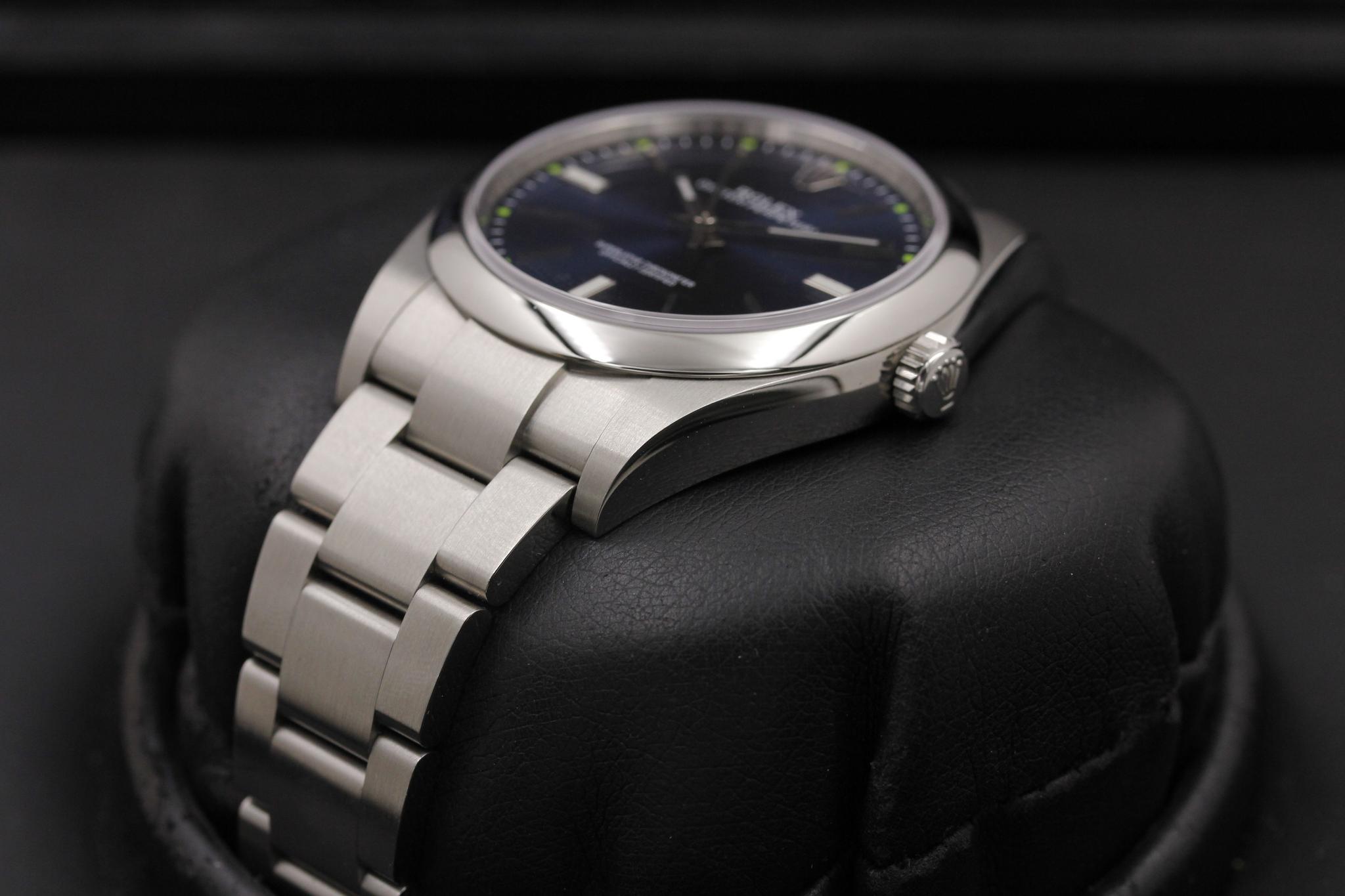 Watch Image 2
