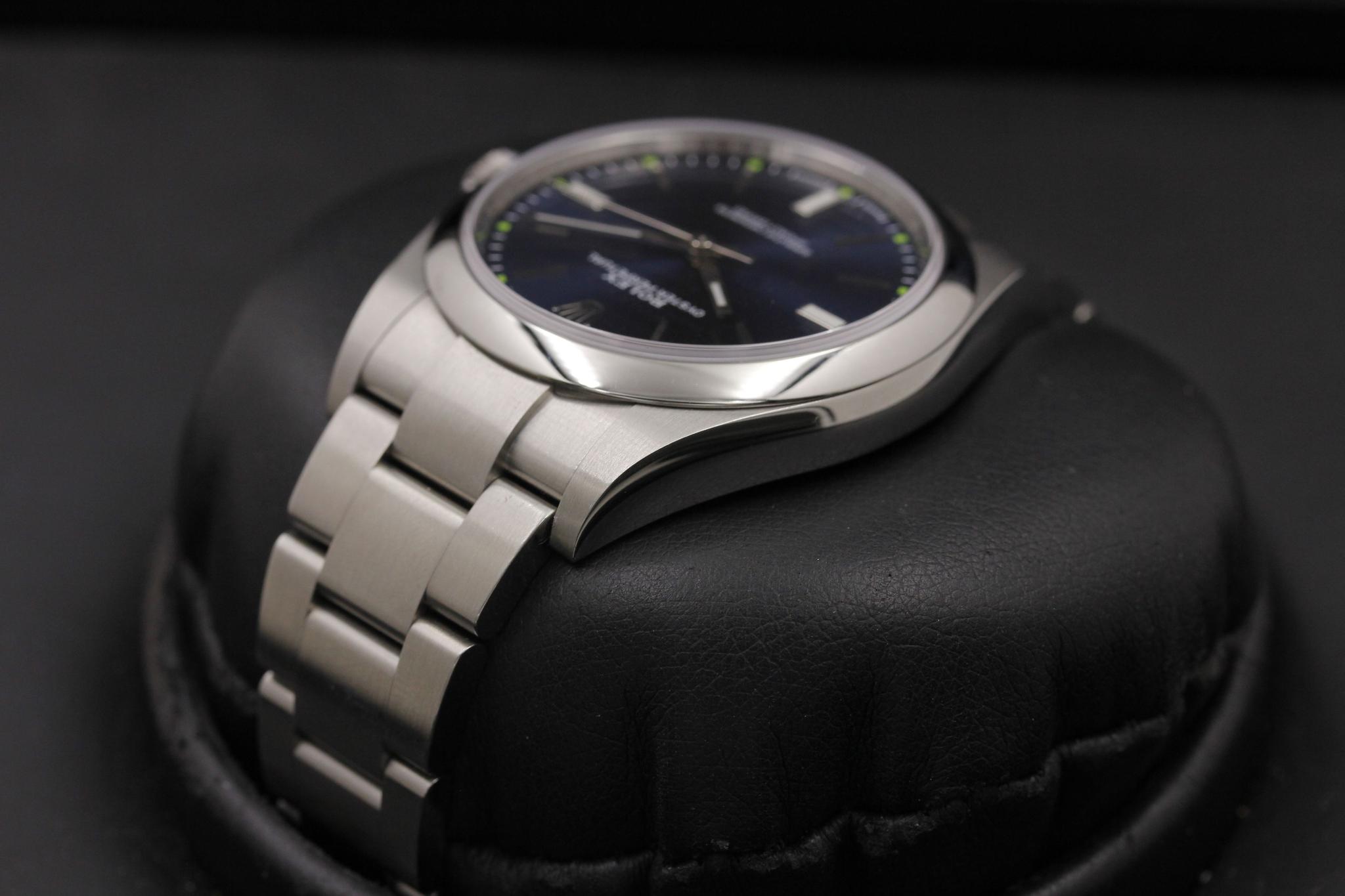 Watch Image 5