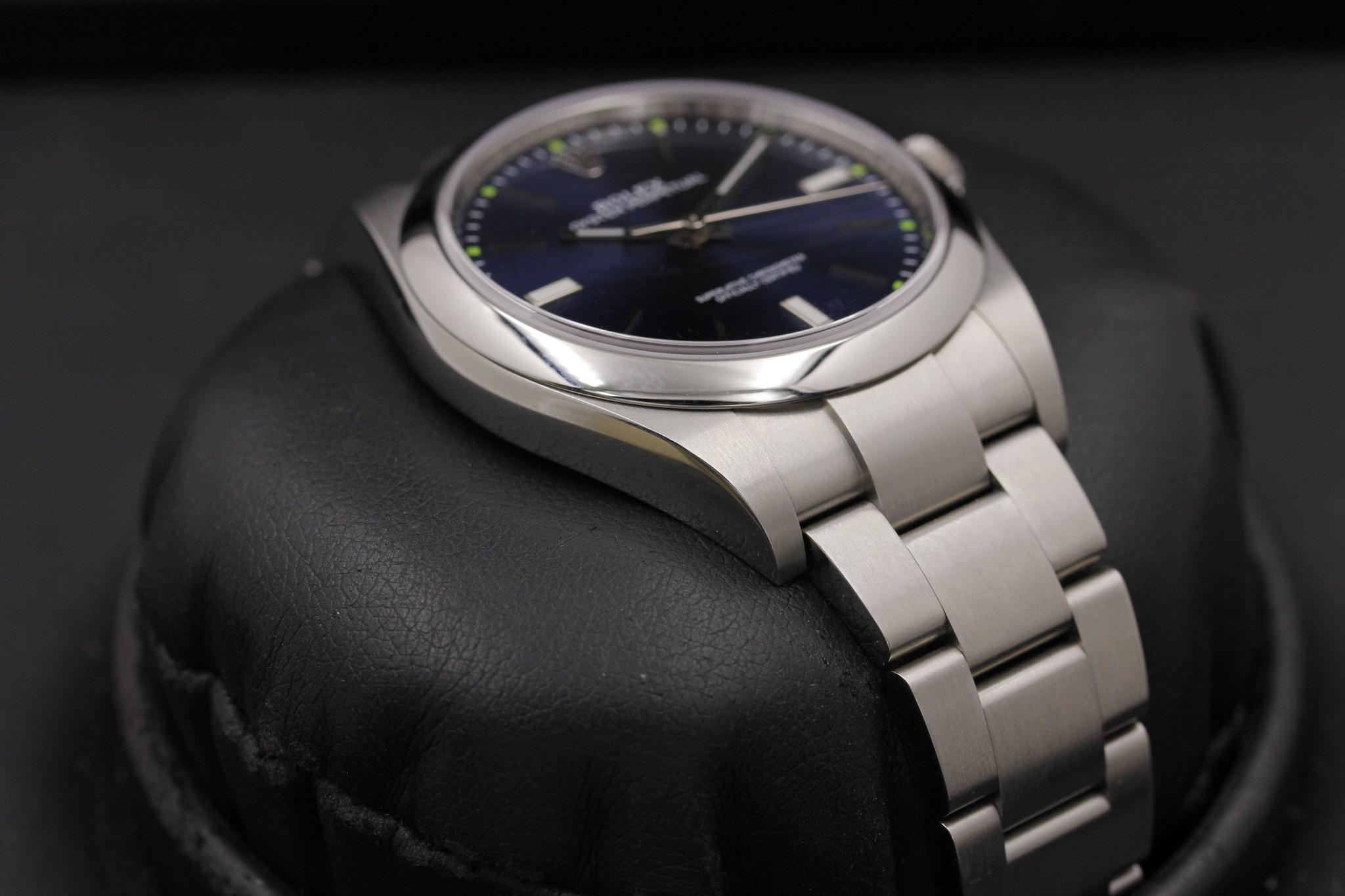Watch Image 6
