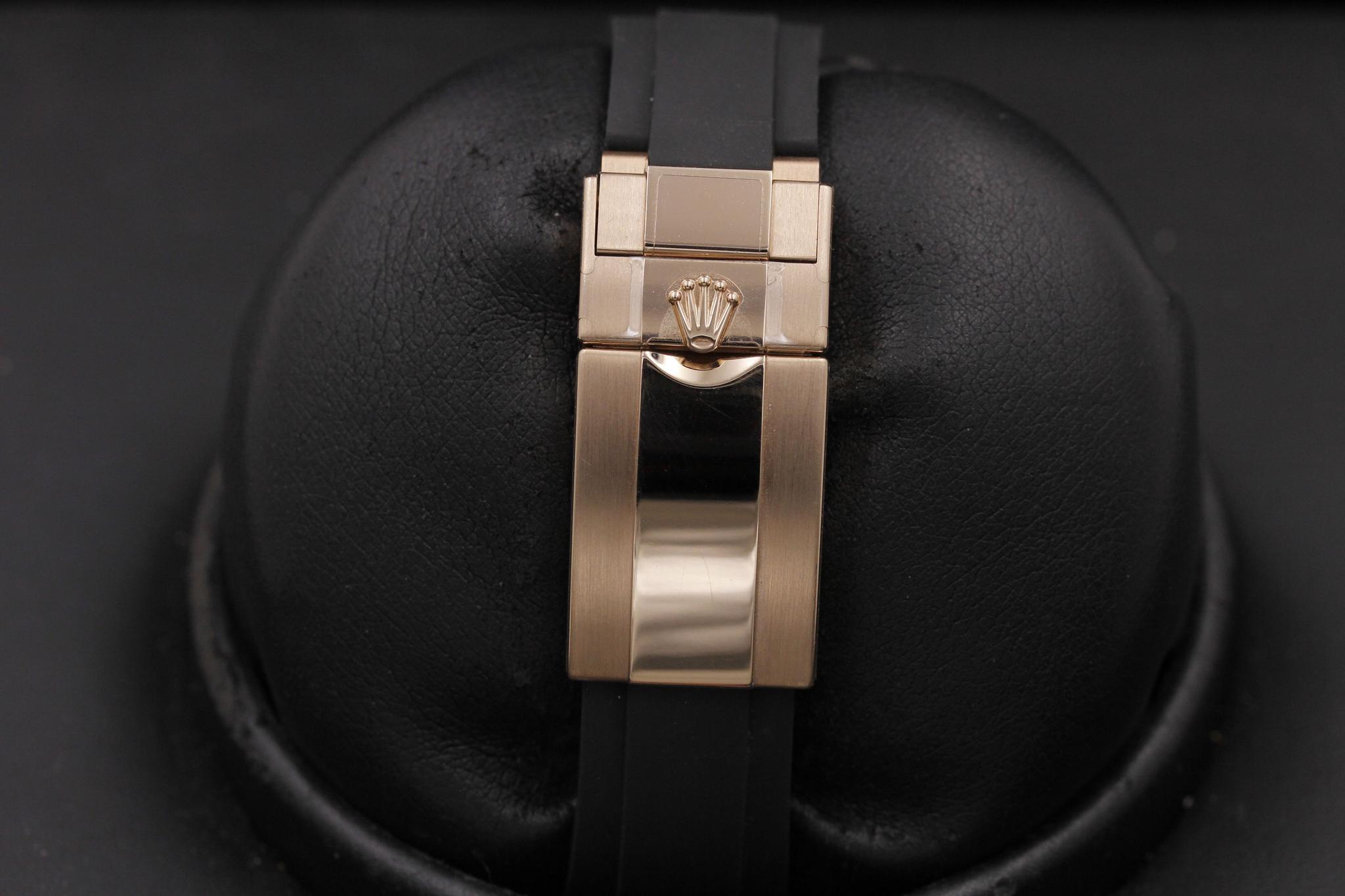 Watch Image 8