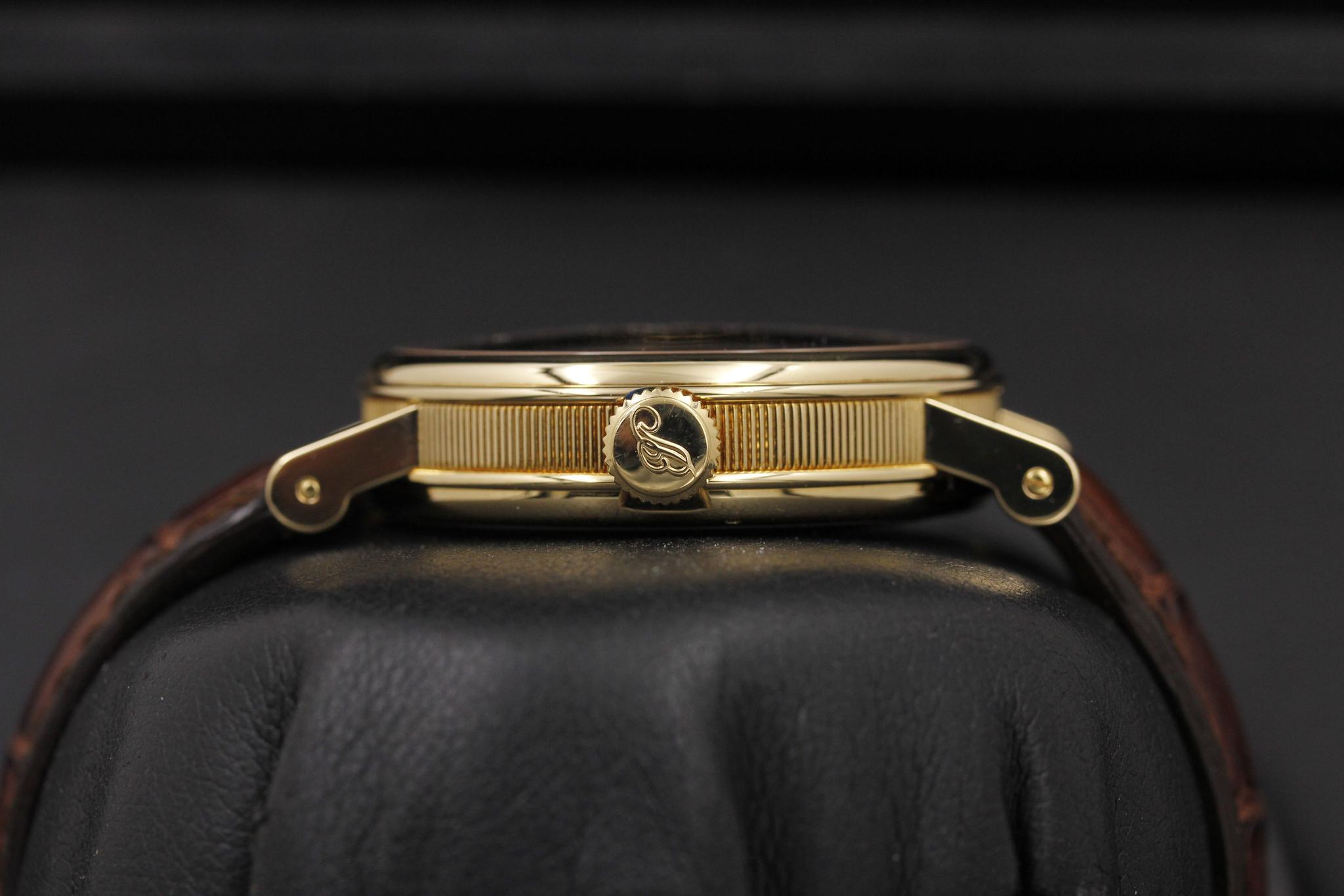 Watch Image 3