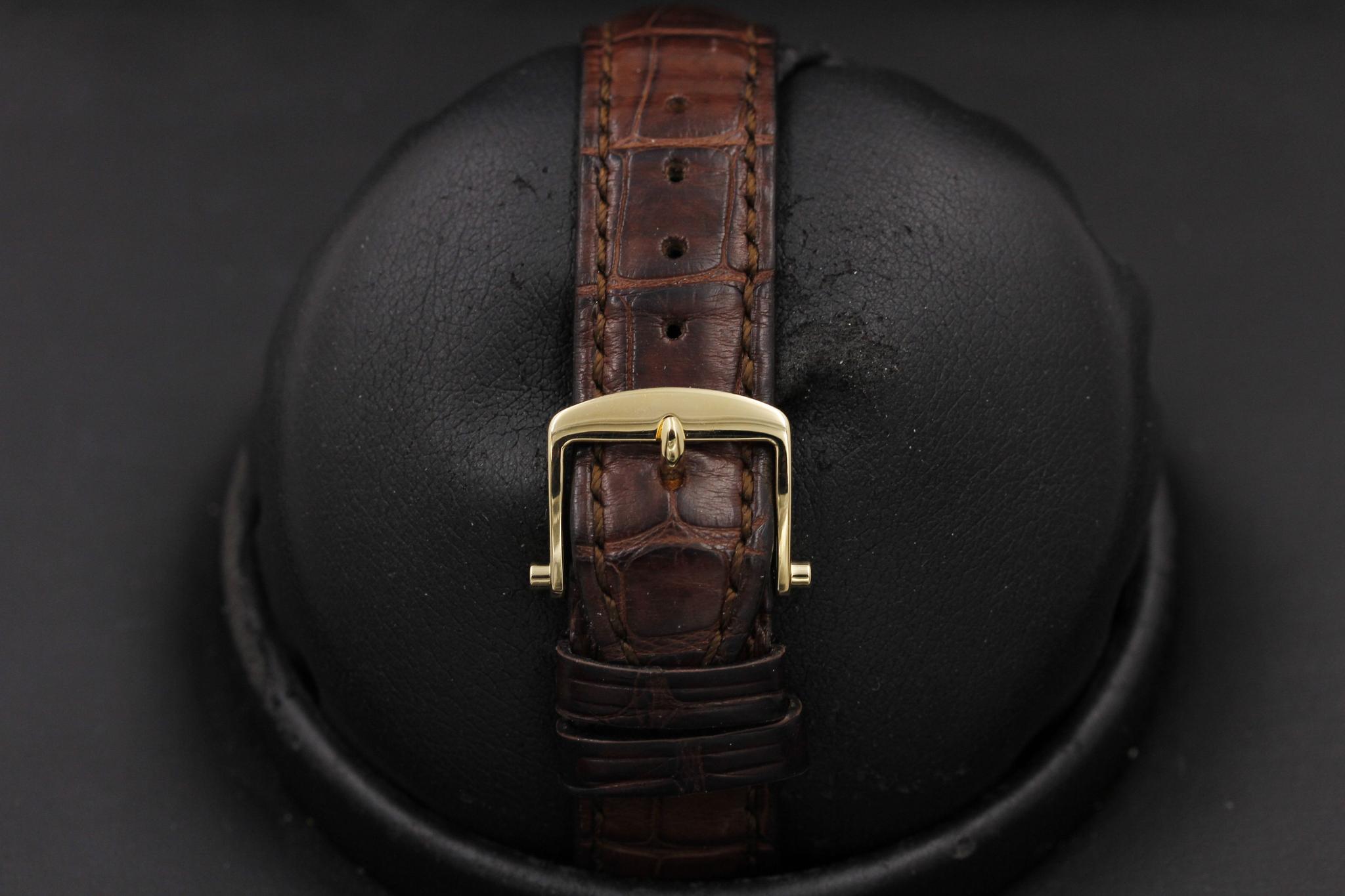 Watch Image 8