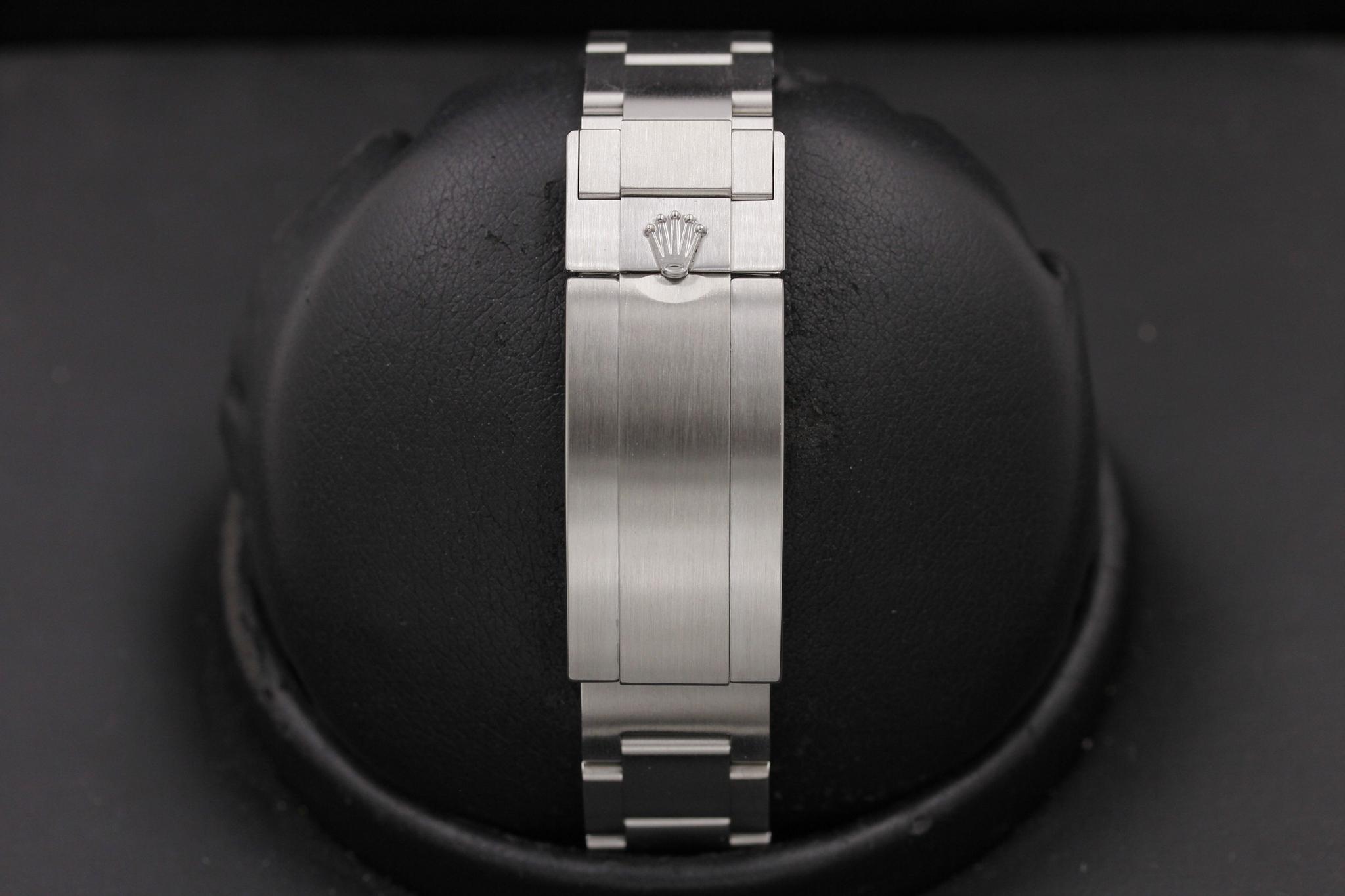 Watch Image 8