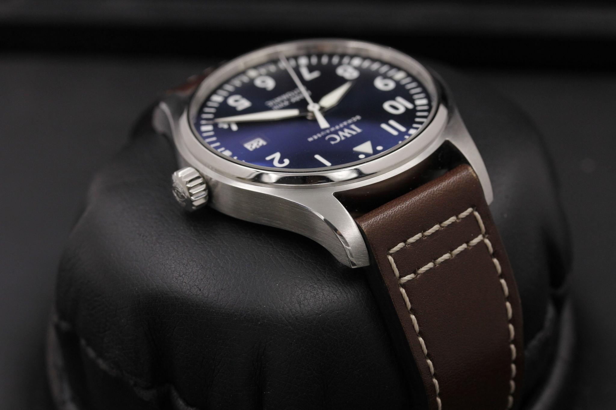 Watch Image 4