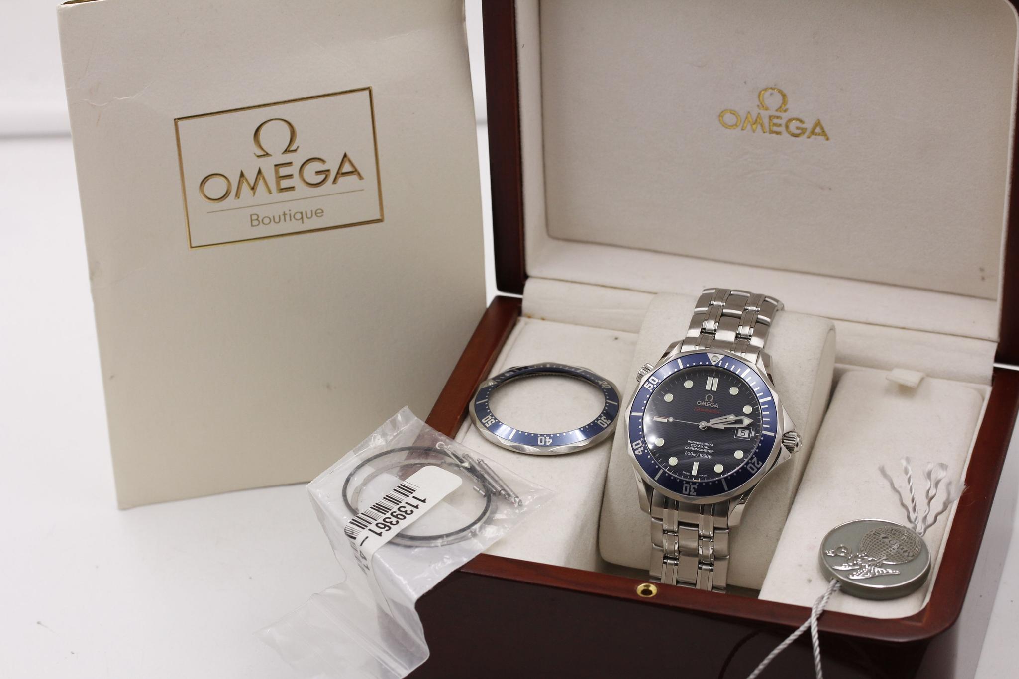 Watch Image 11