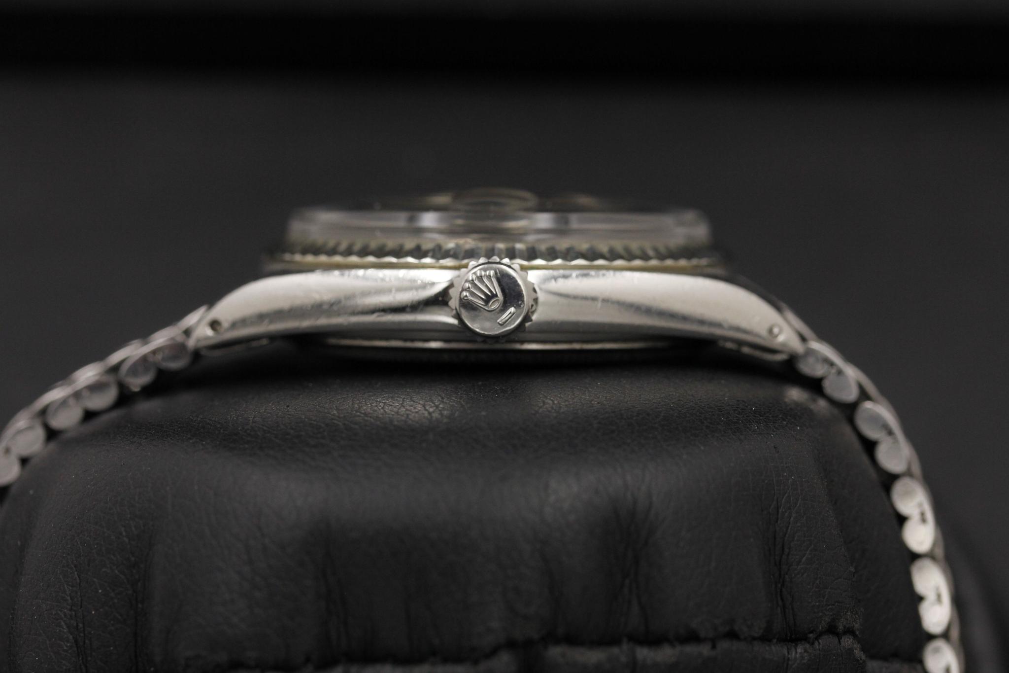 Watch Image 4