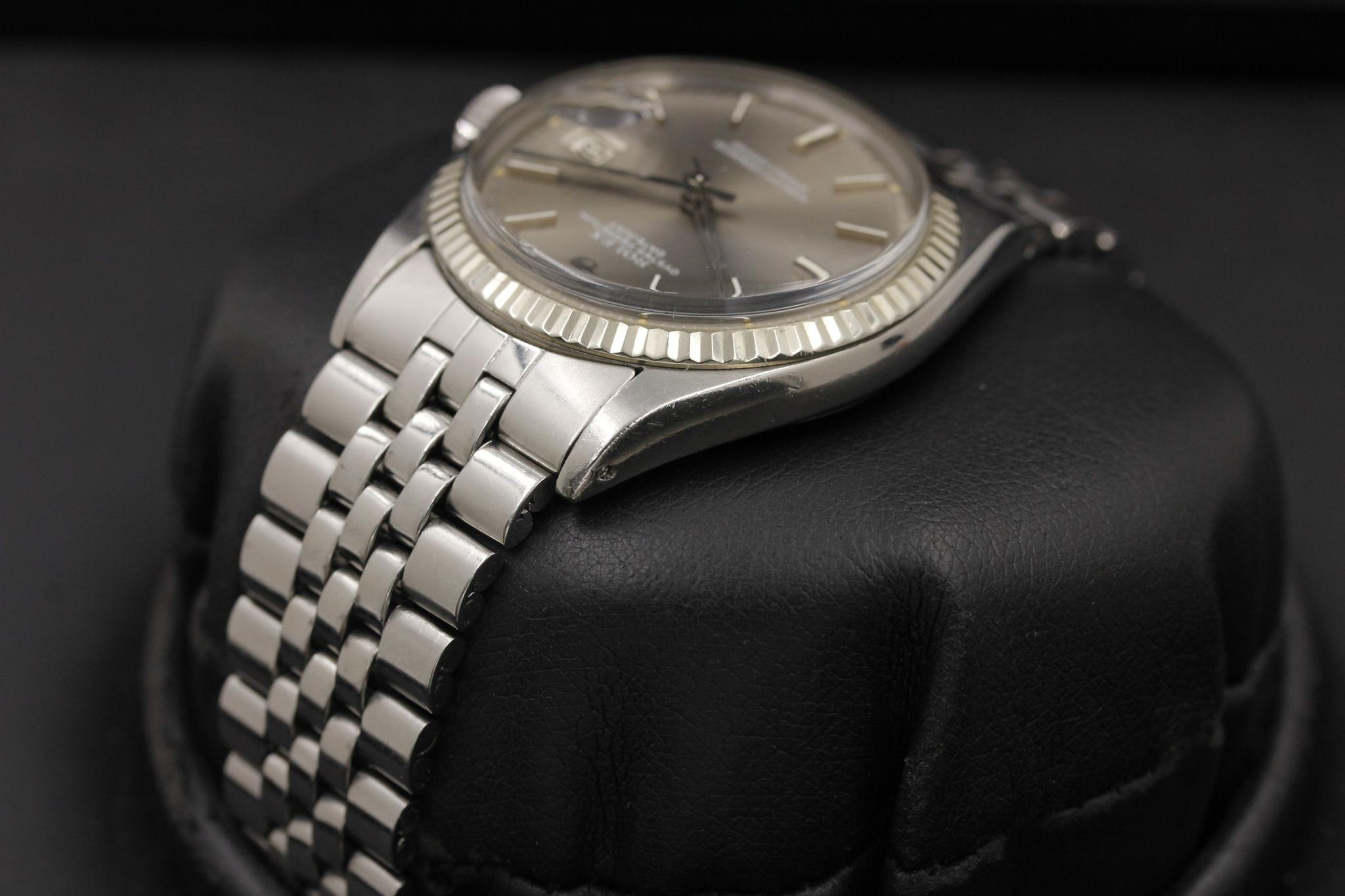 Watch Image 6