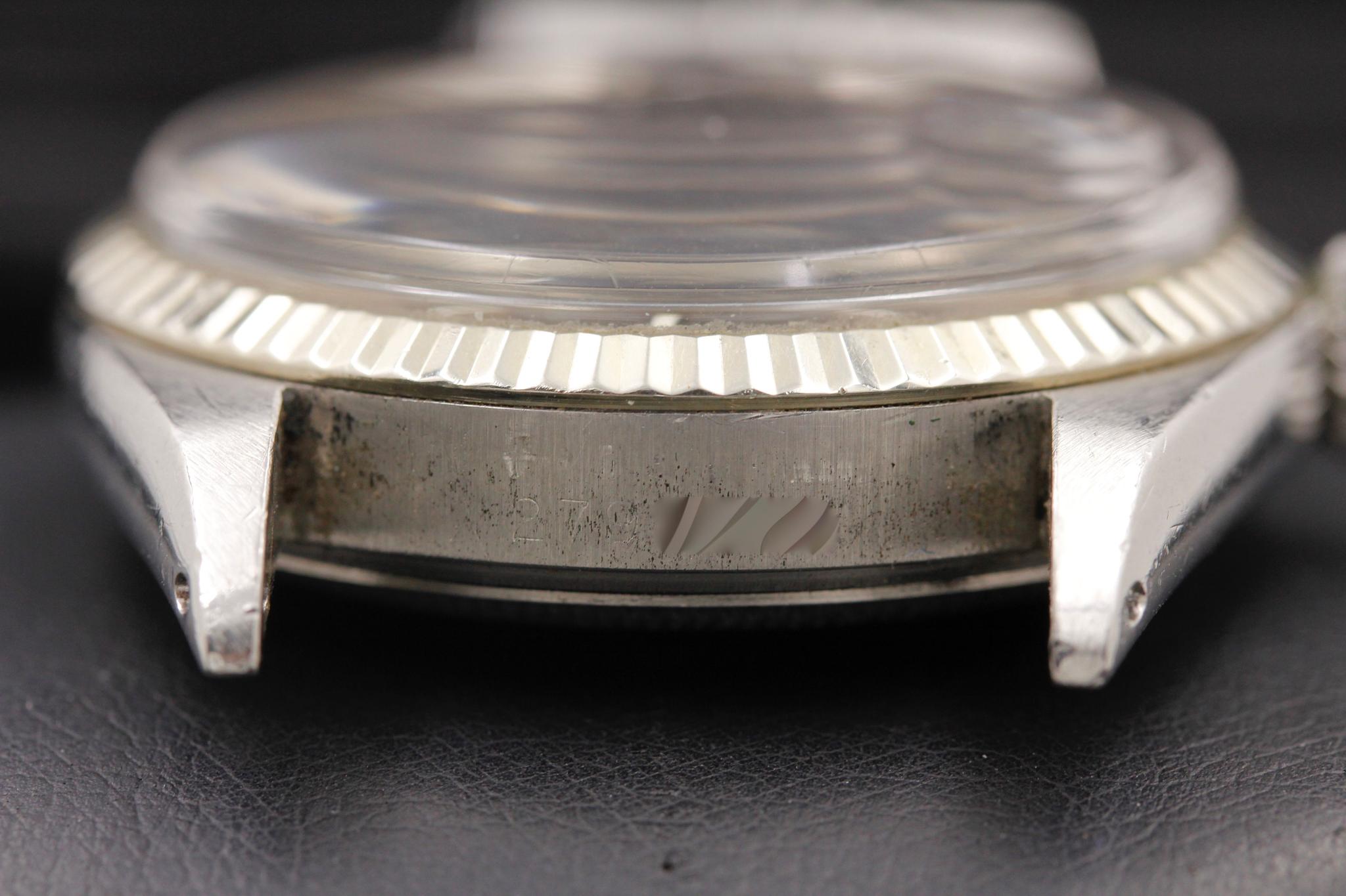 Watch Image 13
