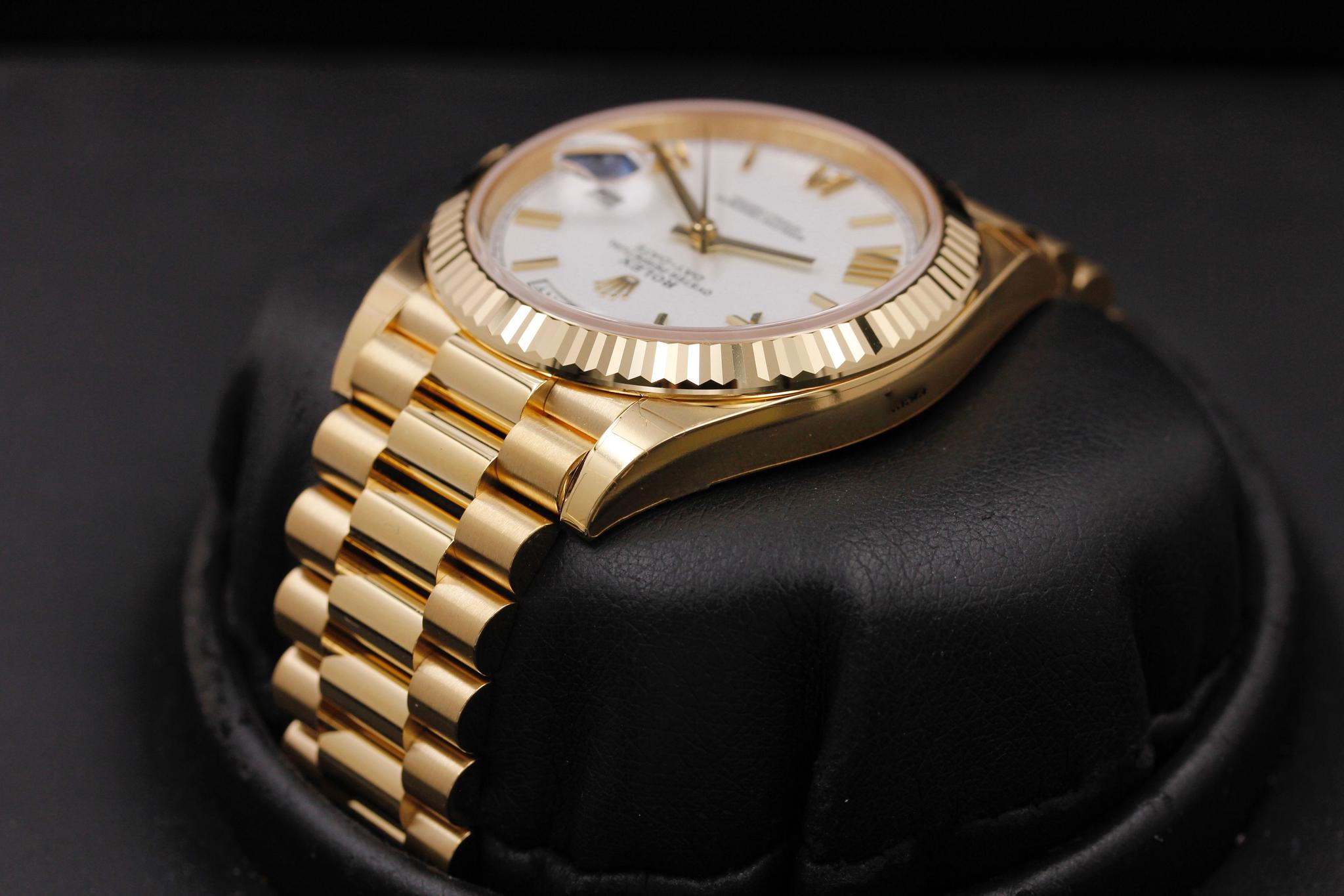 Watch Image 5